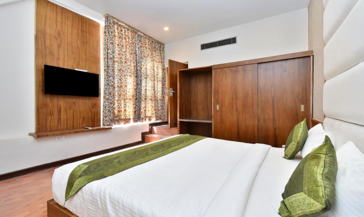 Snowcrests Manor Hotel 4*