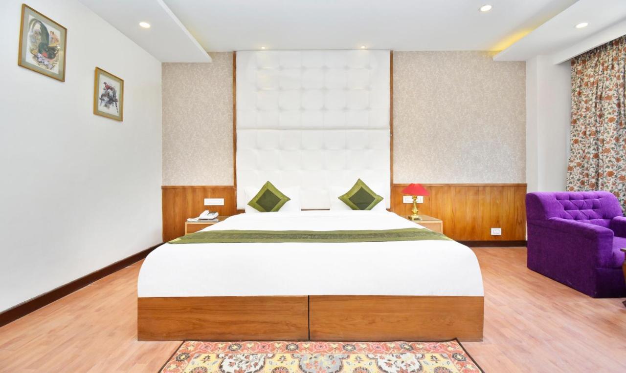 Snowcrests Manor Hotel Manali (Himachal Pradesh)