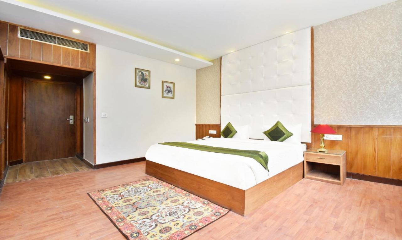 Hotel Snowcrests Manor