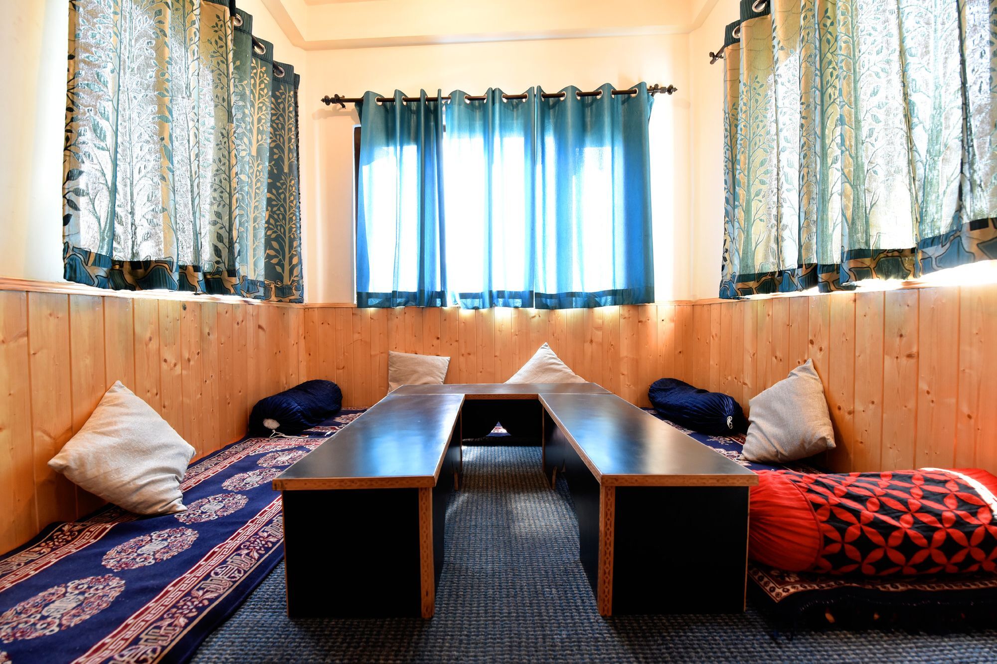 Apartment Oyo 13337 Valley View 2bhk Naggar Road