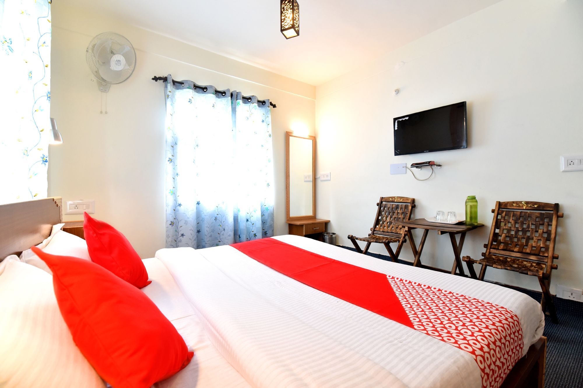 Oyo 13337 Valley View 2bhk Naggar Road Manali (Himachal Pradesh)
