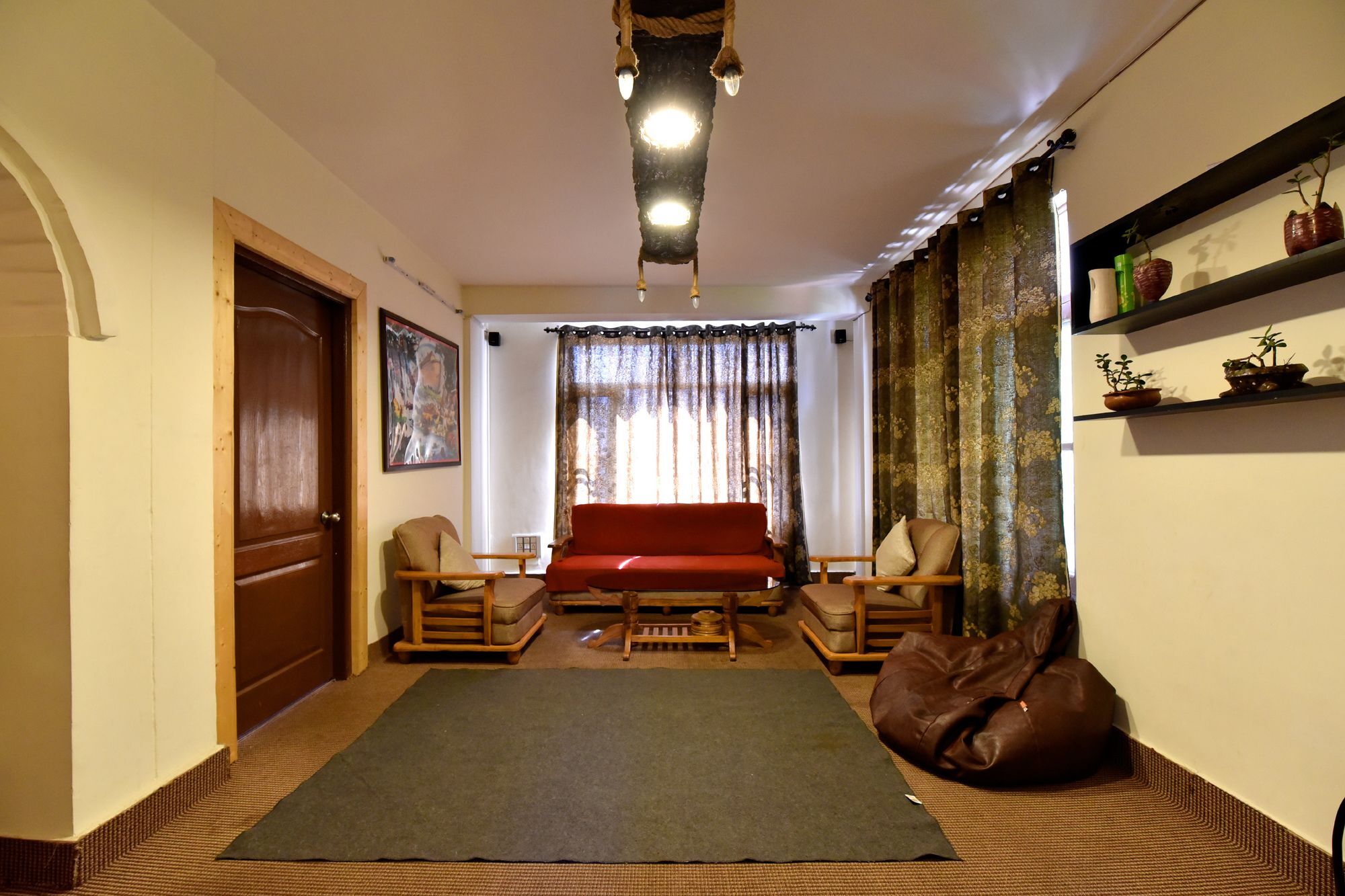 Apartment Oyo 13337 Valley View 2bhk Naggar Road