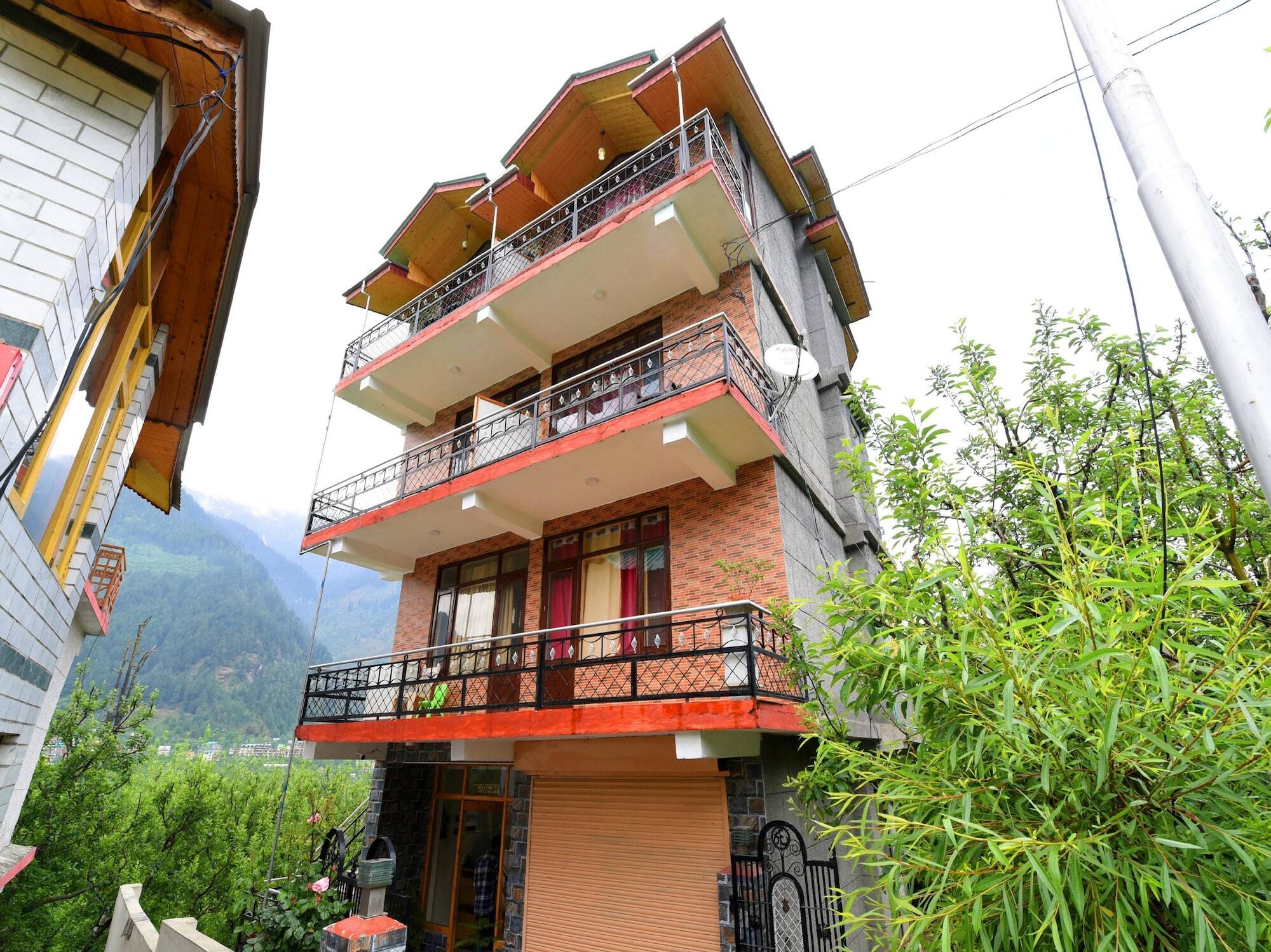 Hotel Oyo 14409 Satyam Paradise