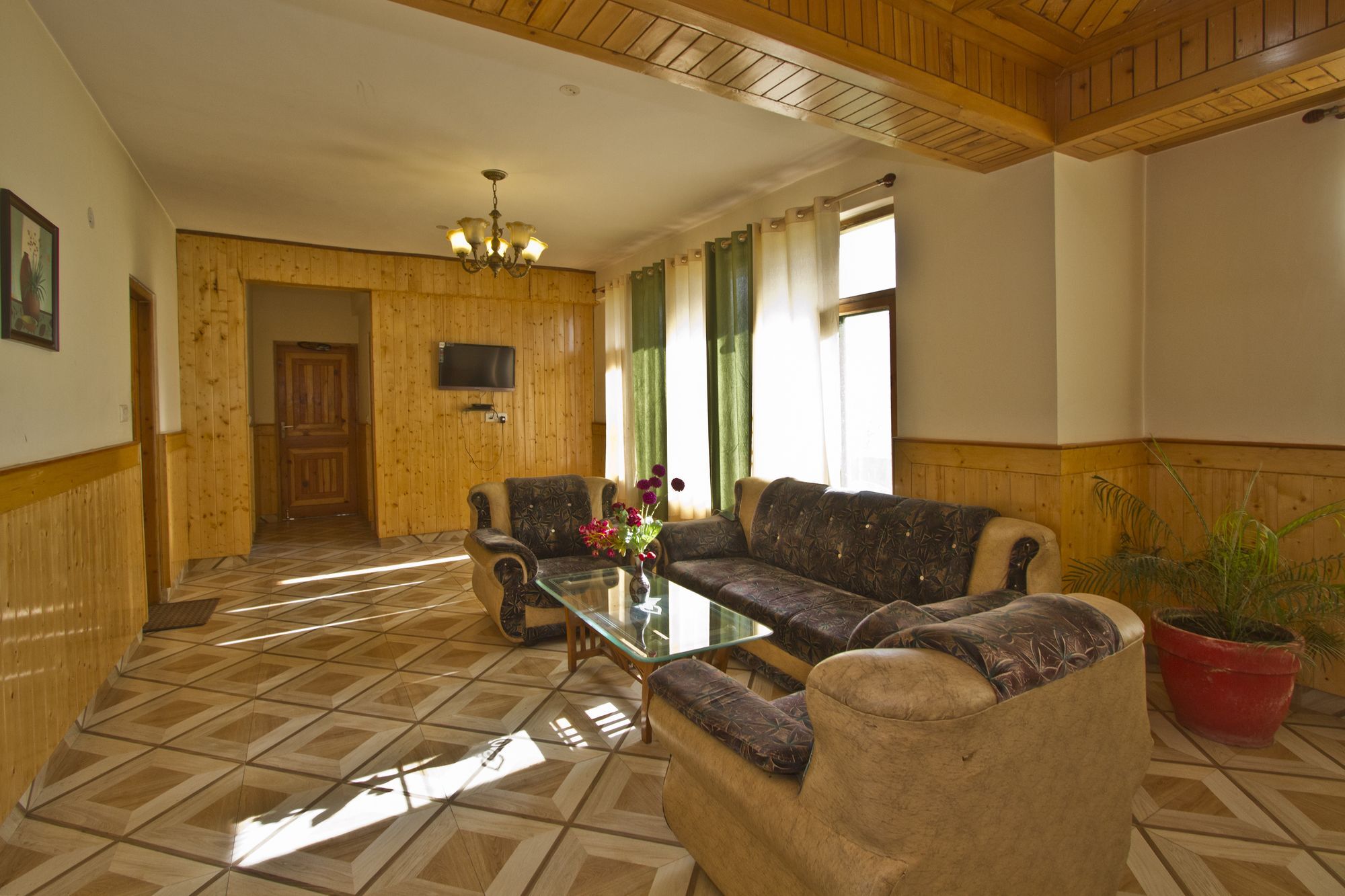 Mountain Face Hotel 3*