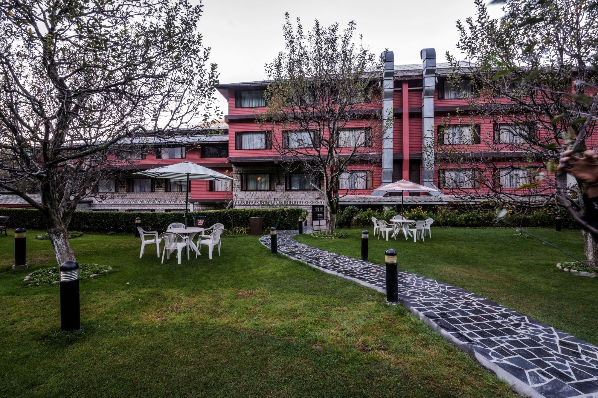 Hotel Honeymoon Manali (Himachal Pradesh)