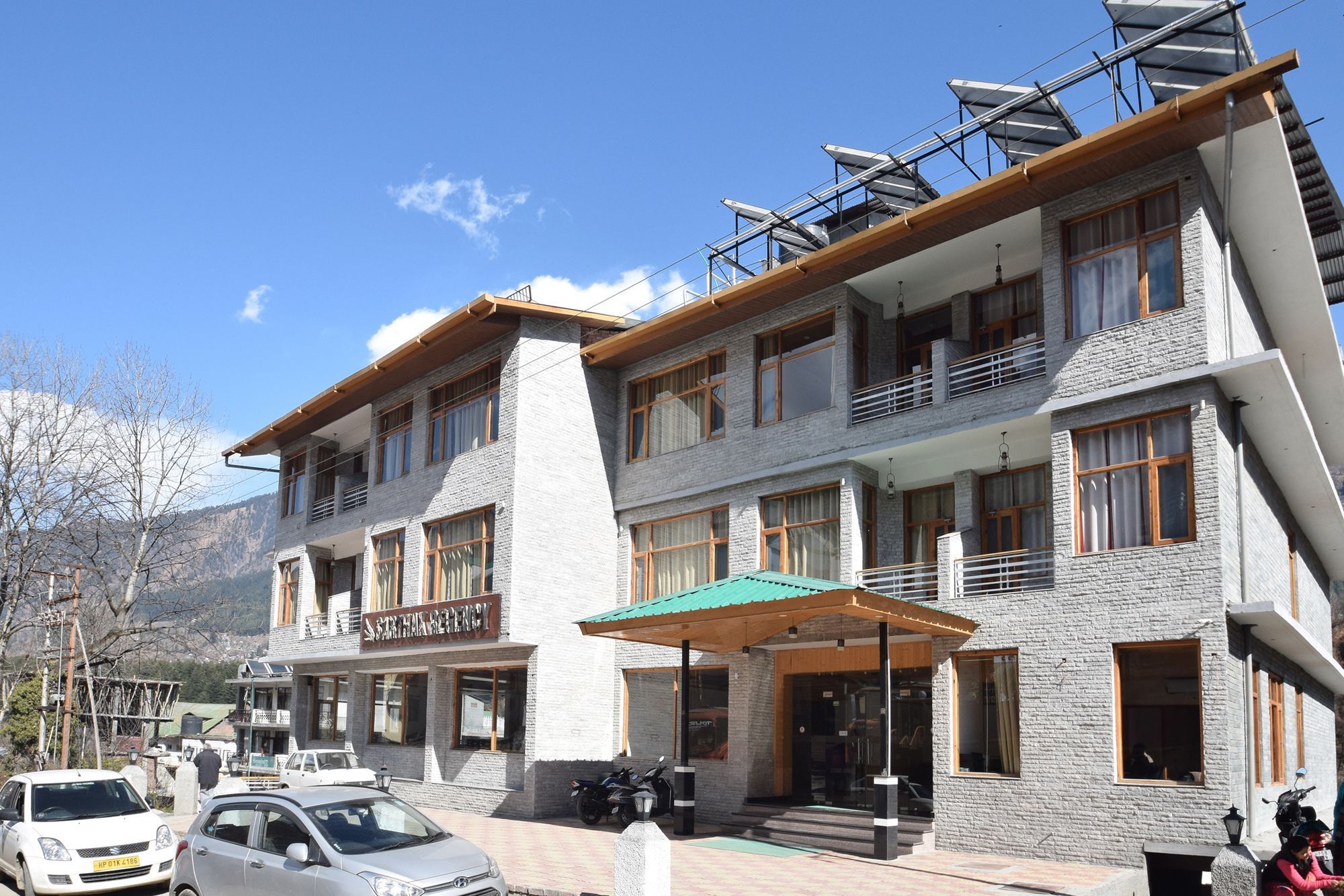 Oyo 11618 Sarthak Regency Manali (Himachal Pradesh)
