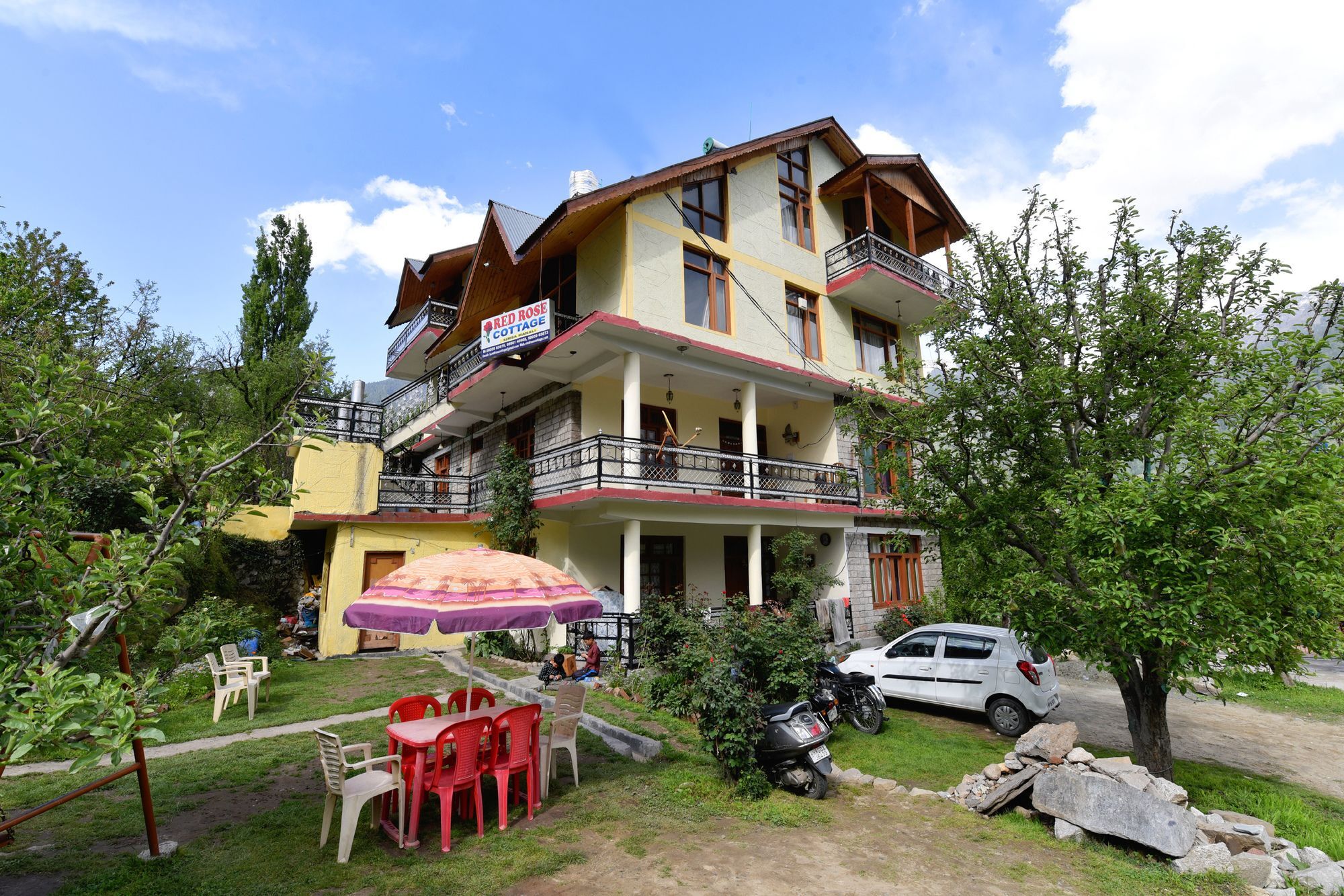 Bed & Breakfast Oyo 13232 Red Rose