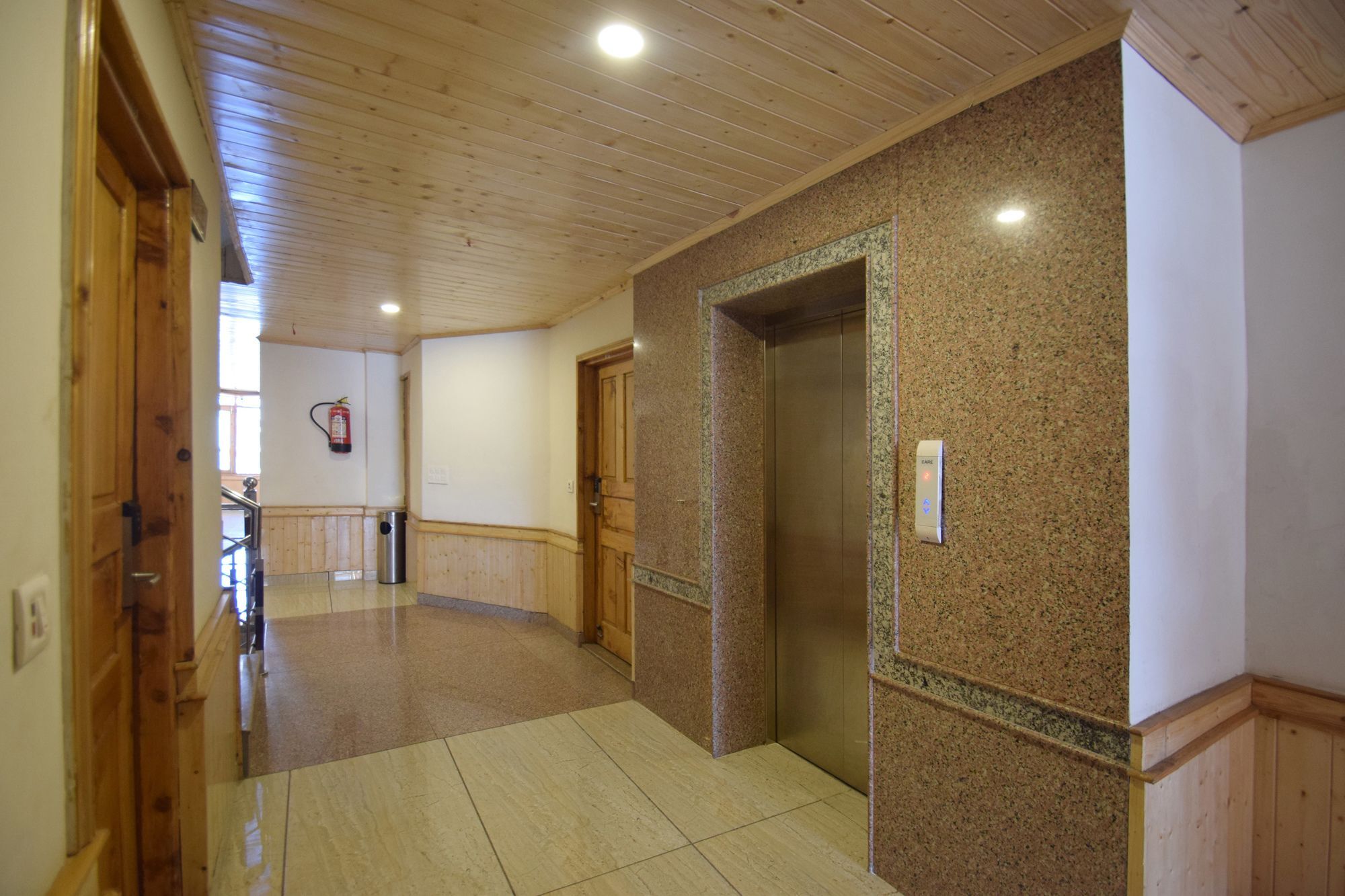 Hotel Oyo 11618 Sarthak Regency Manali (Himachal Pradesh)