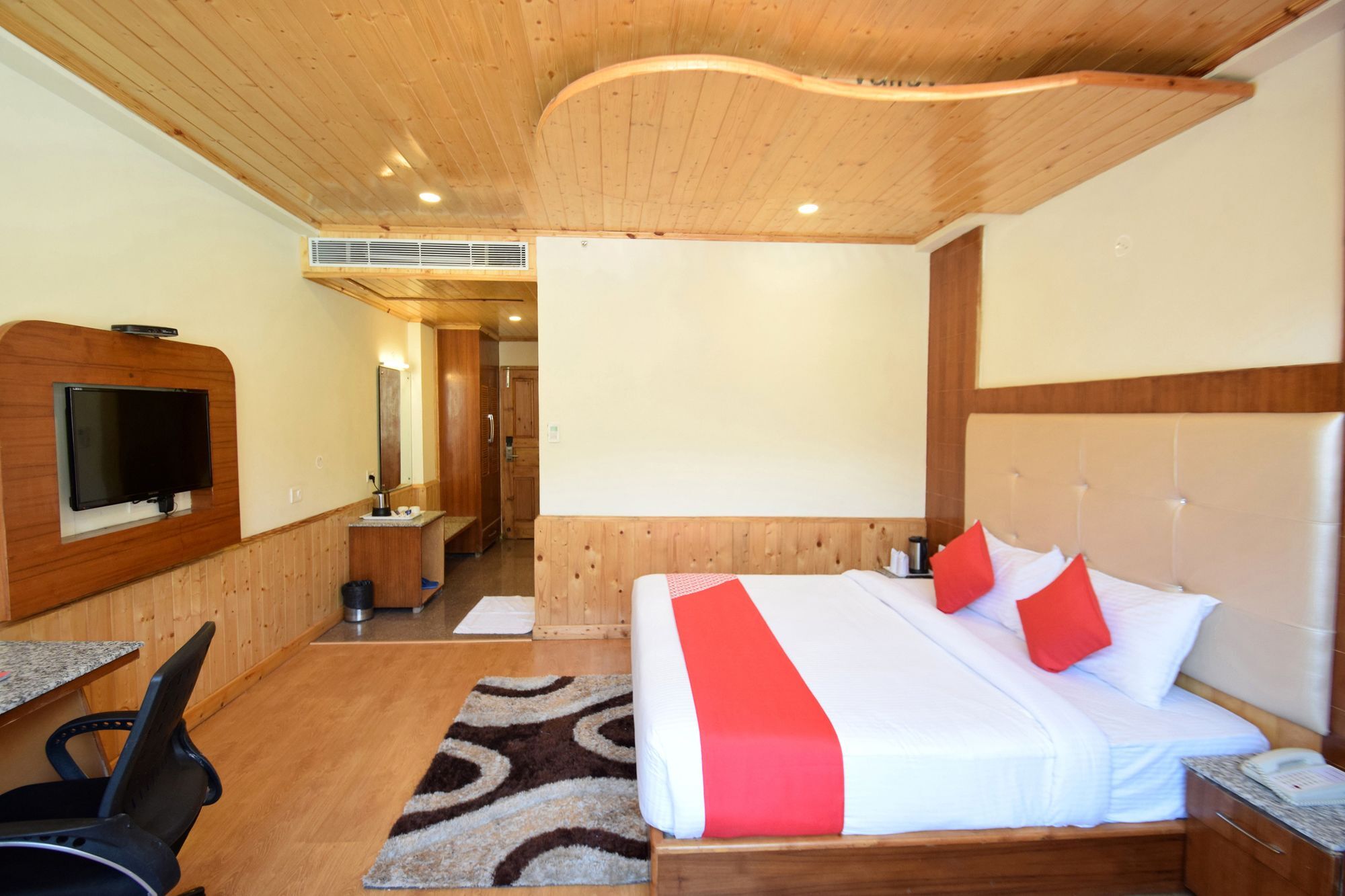 Hotel Oyo 11618 Sarthak Regency Manali (Himachal Pradesh)