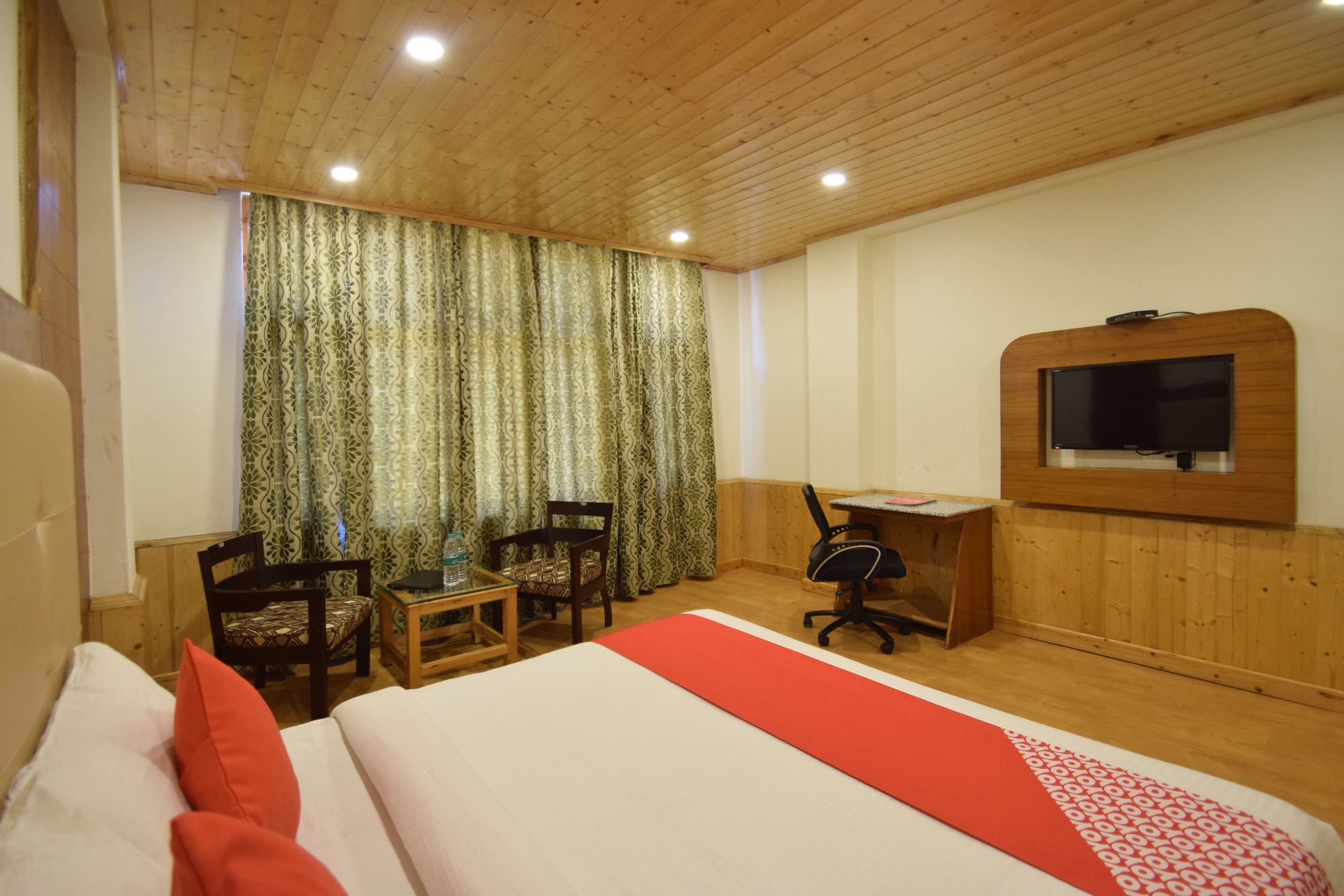 Oyo 11618 Sarthak Regency Hotel Manali (Himachal Pradesh)