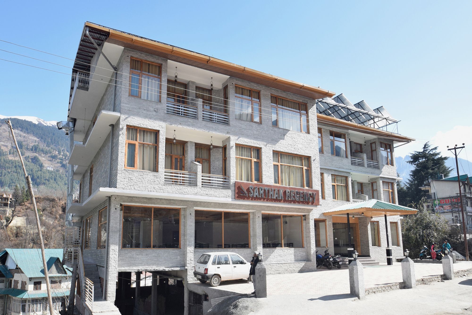 Hotel Oyo 11618 Sarthak Regency