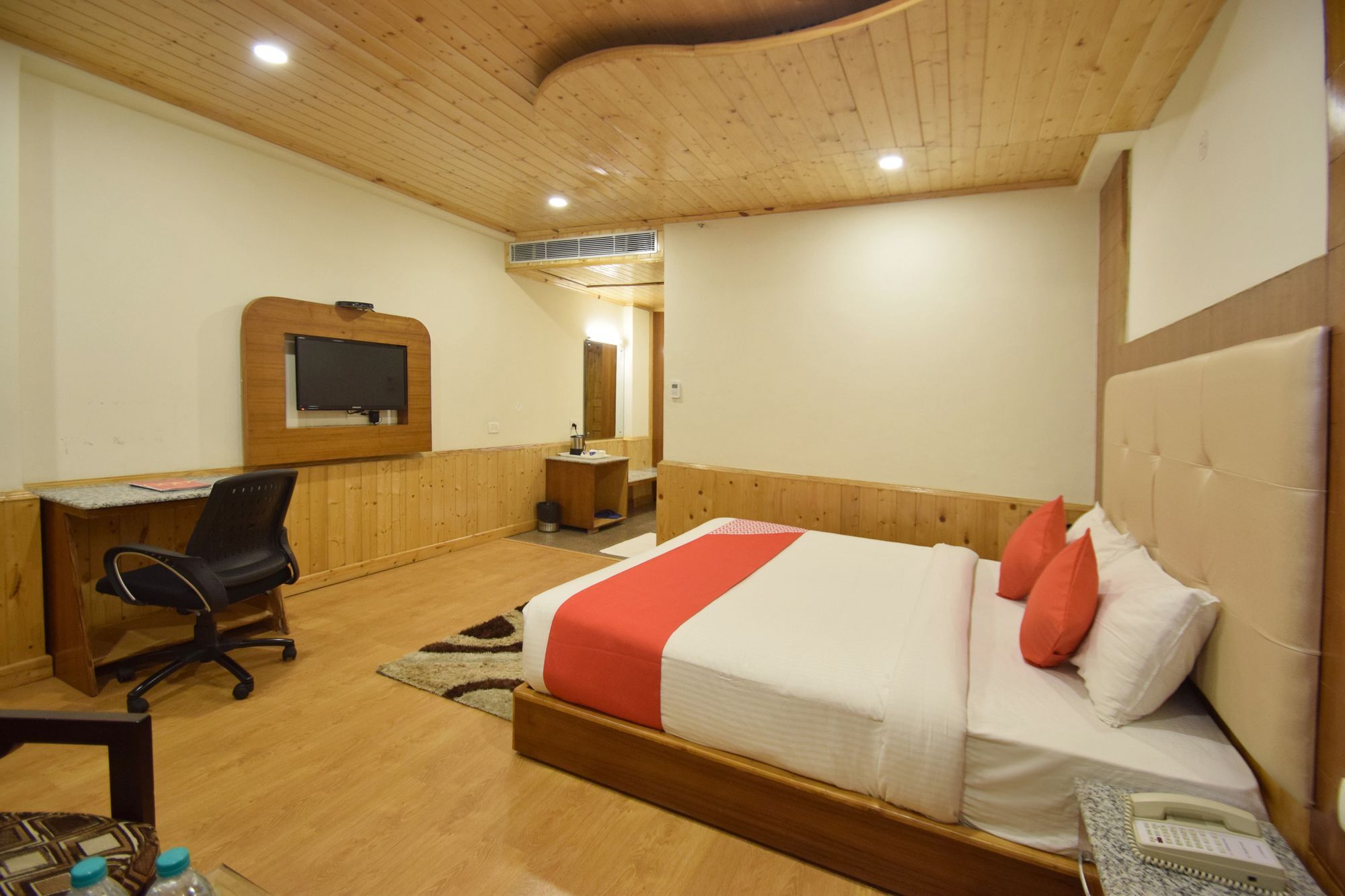Hotel Oyo 11618 Sarthak Regency