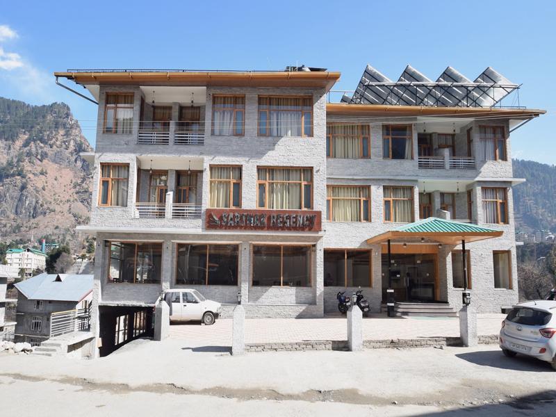 Oyo 11618 Sarthak Regency Hotel 3*