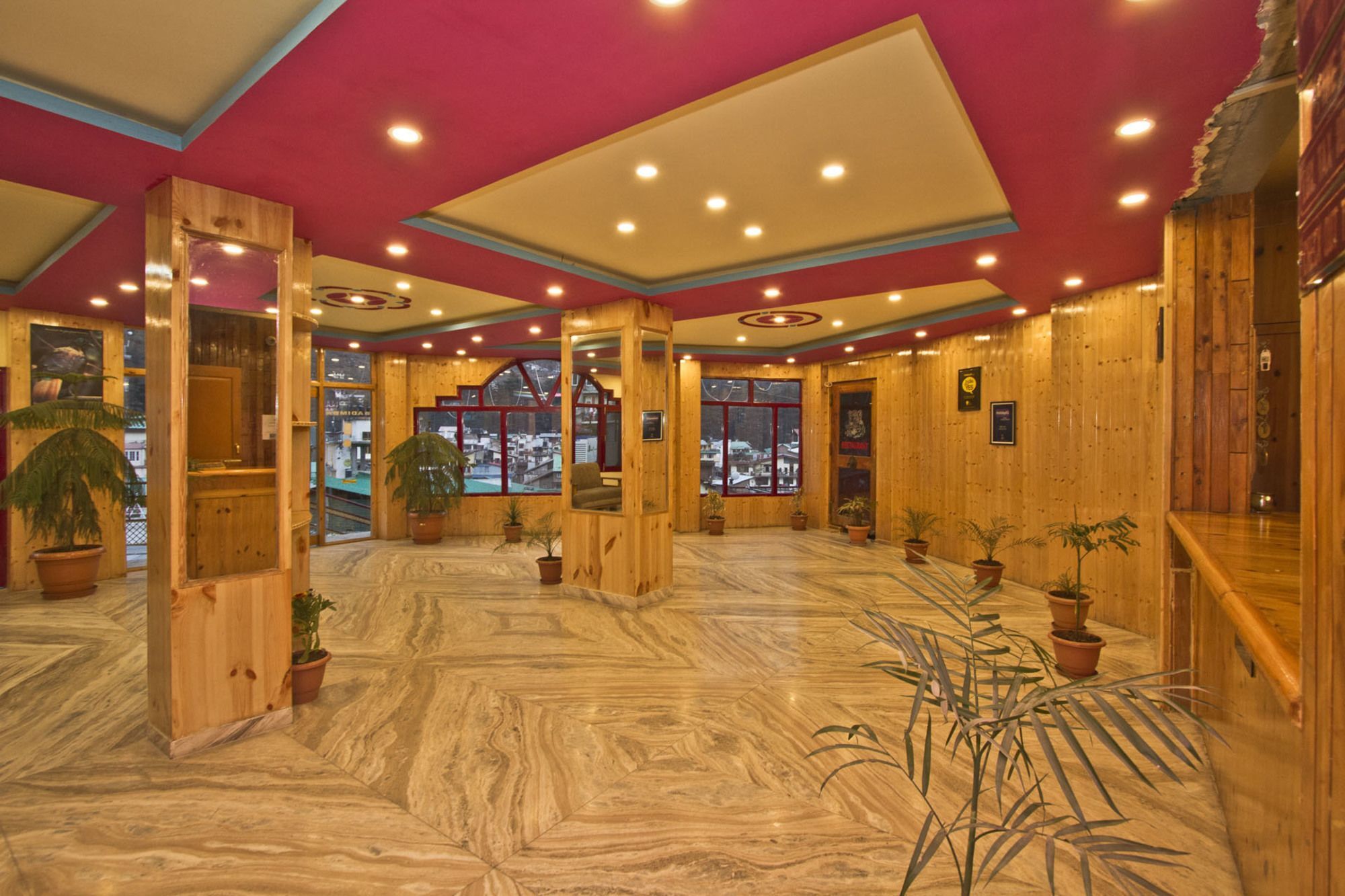 Himanshu Hotel Manali (Himachal Pradesh)