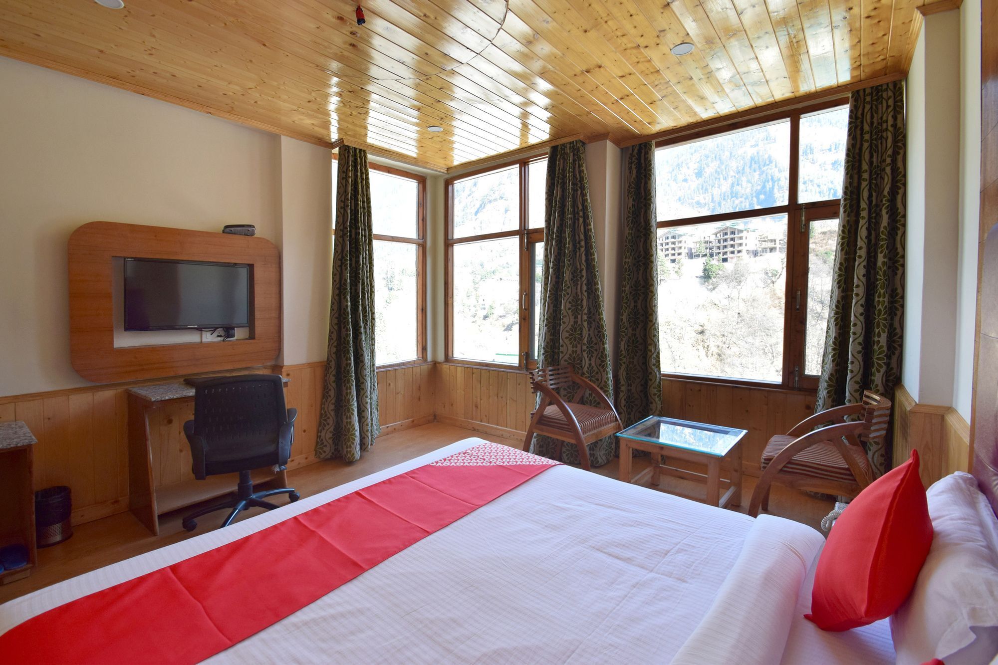 Hotel Oyo 11618 Sarthak Regency Manali (Himachal Pradesh)