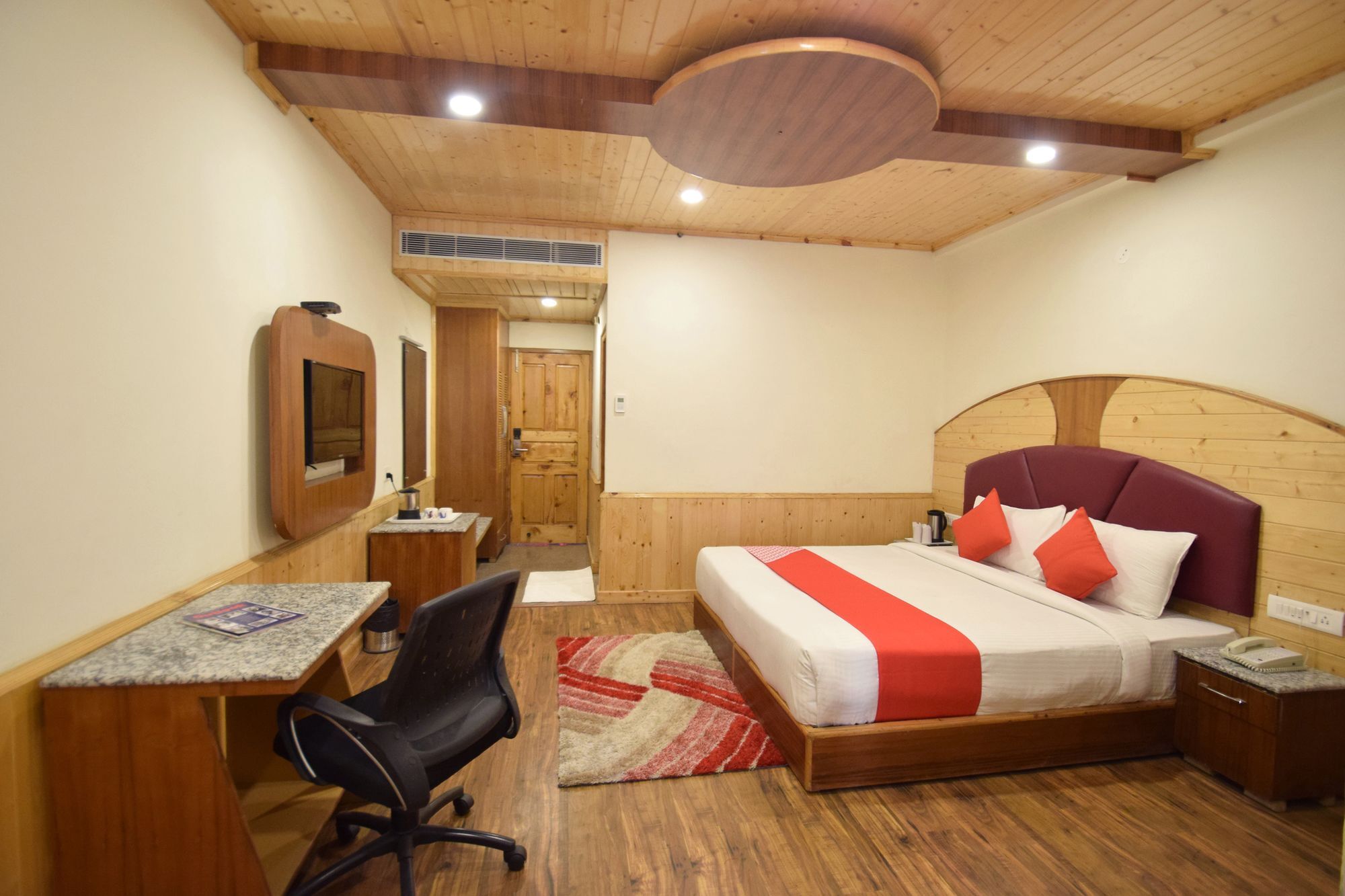 Oyo 11618 Sarthak Regency Manali (Himachal Pradesh)
