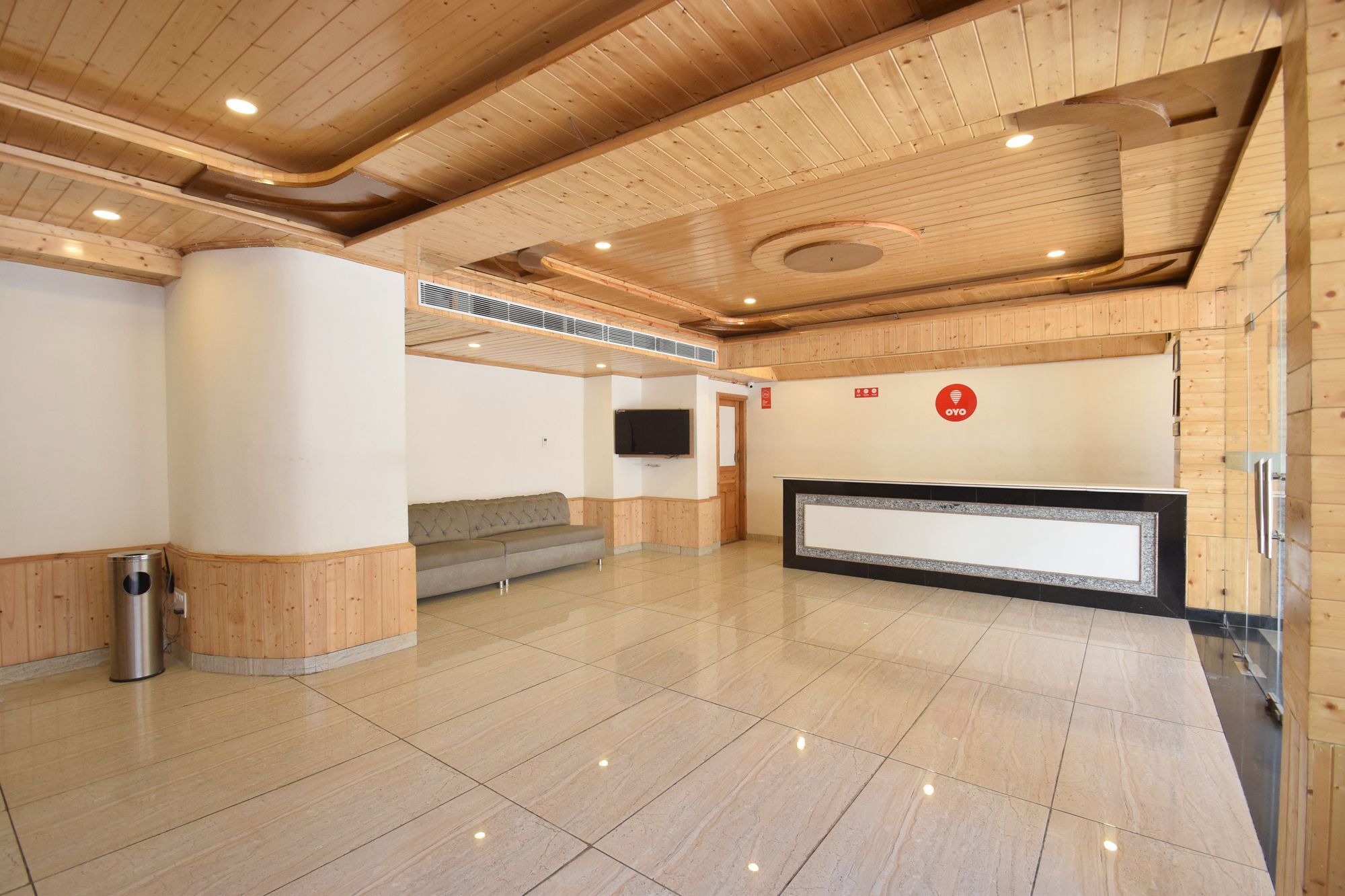 Hotel Oyo 11618 Sarthak Regency