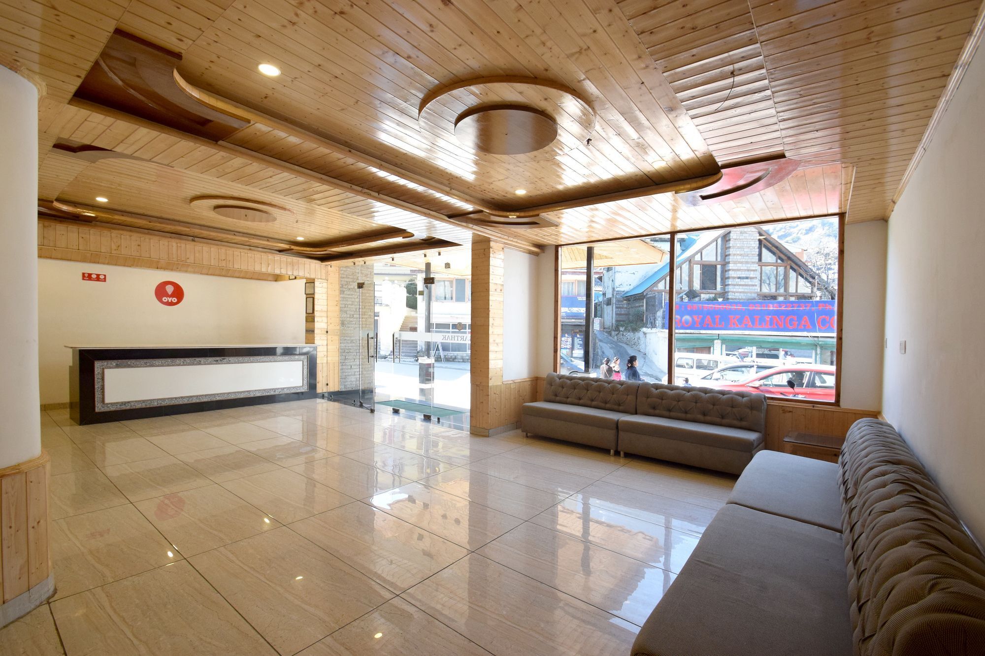 Oyo 11618 Sarthak Regency Hotel