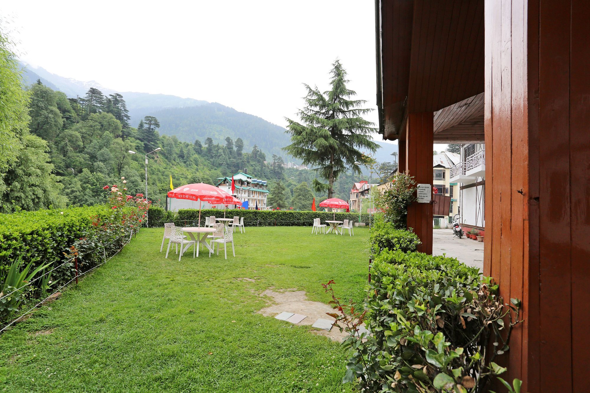 Oyo 8606 Snow Princess Hotel Manali (Himachal Pradesh)
