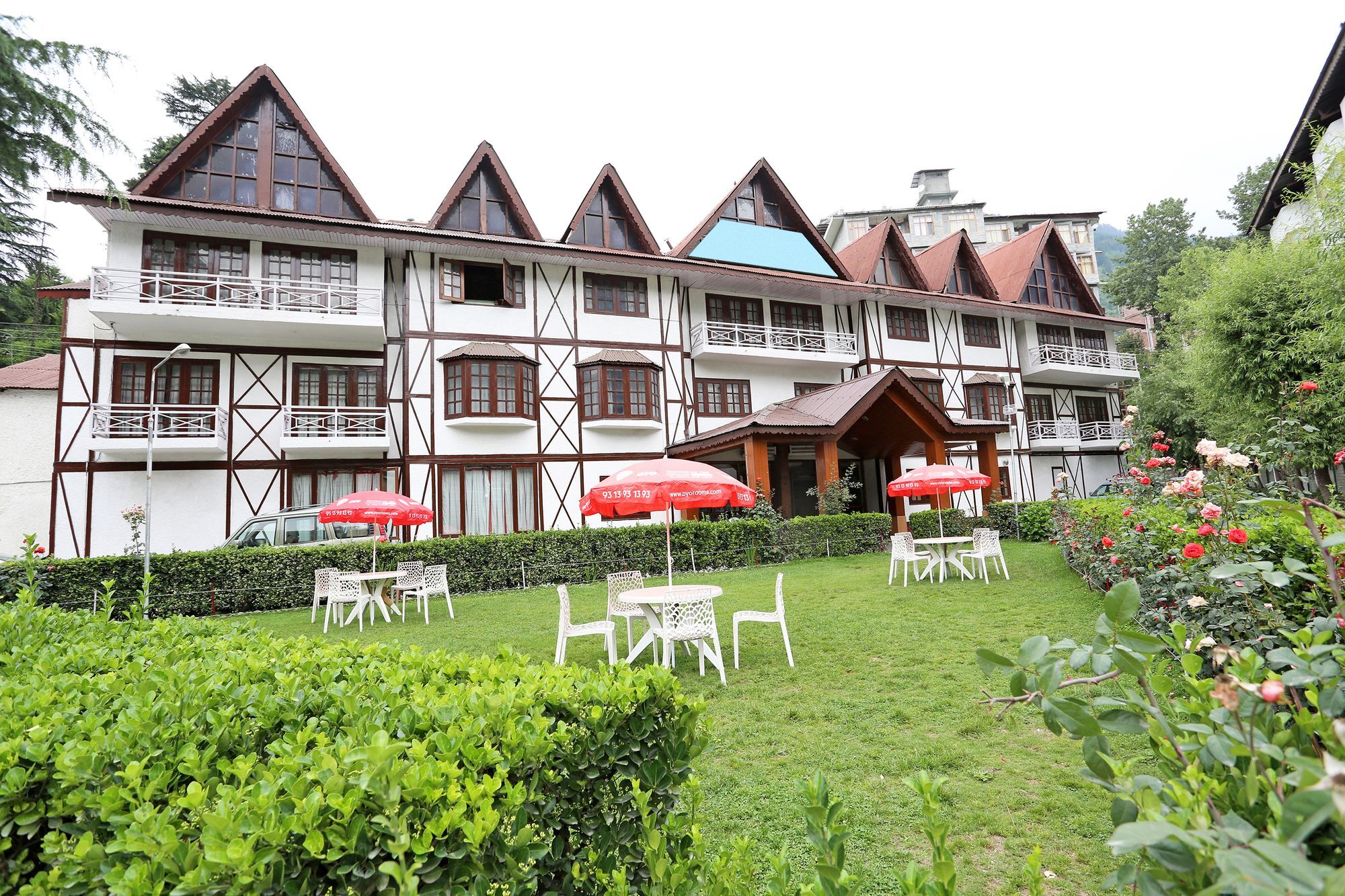 Oyo 8606 Snow Princess Hotel