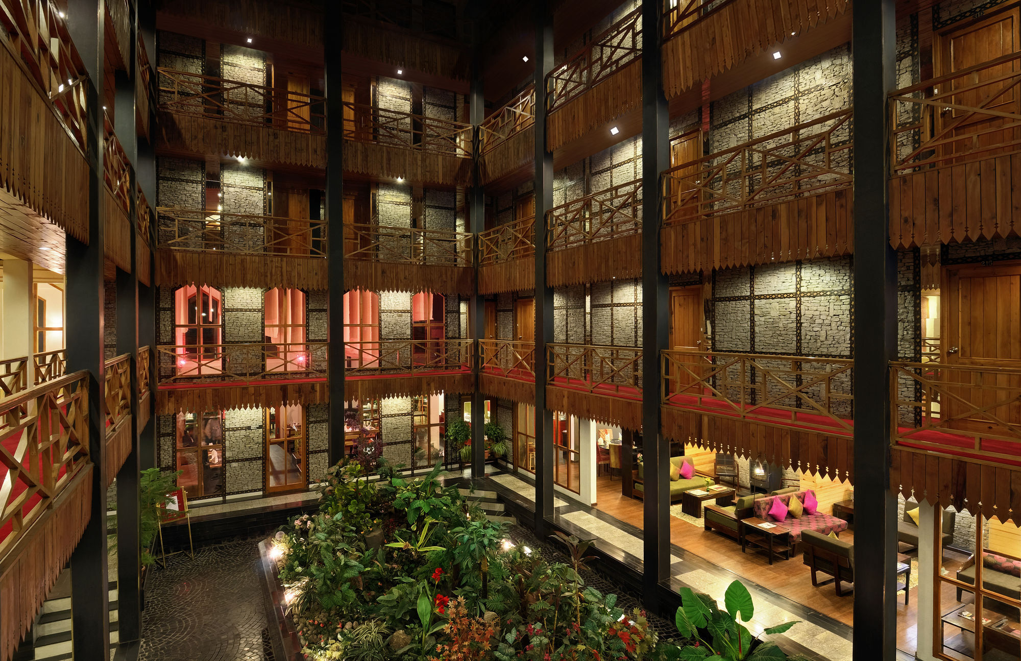 Honeymoon Hotel Manali (Himachal Pradesh)