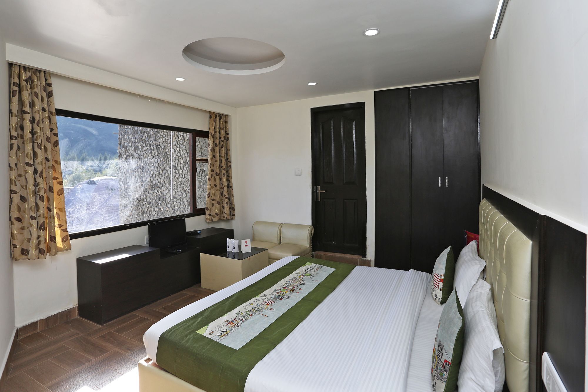 Hotel Oyo 9392 Riverine