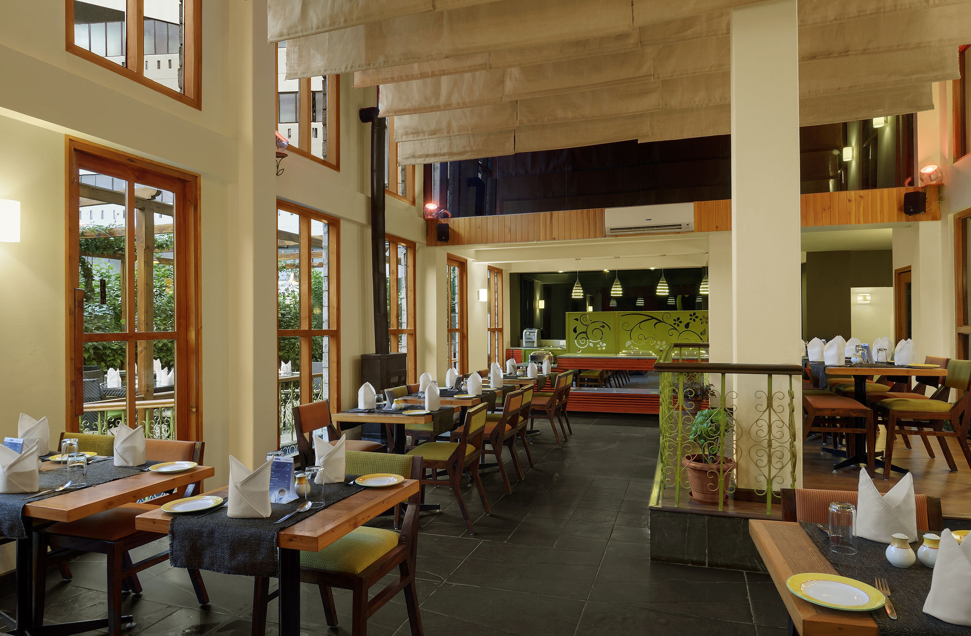 Hotel Honeymoon Manali (Himachal Pradesh)