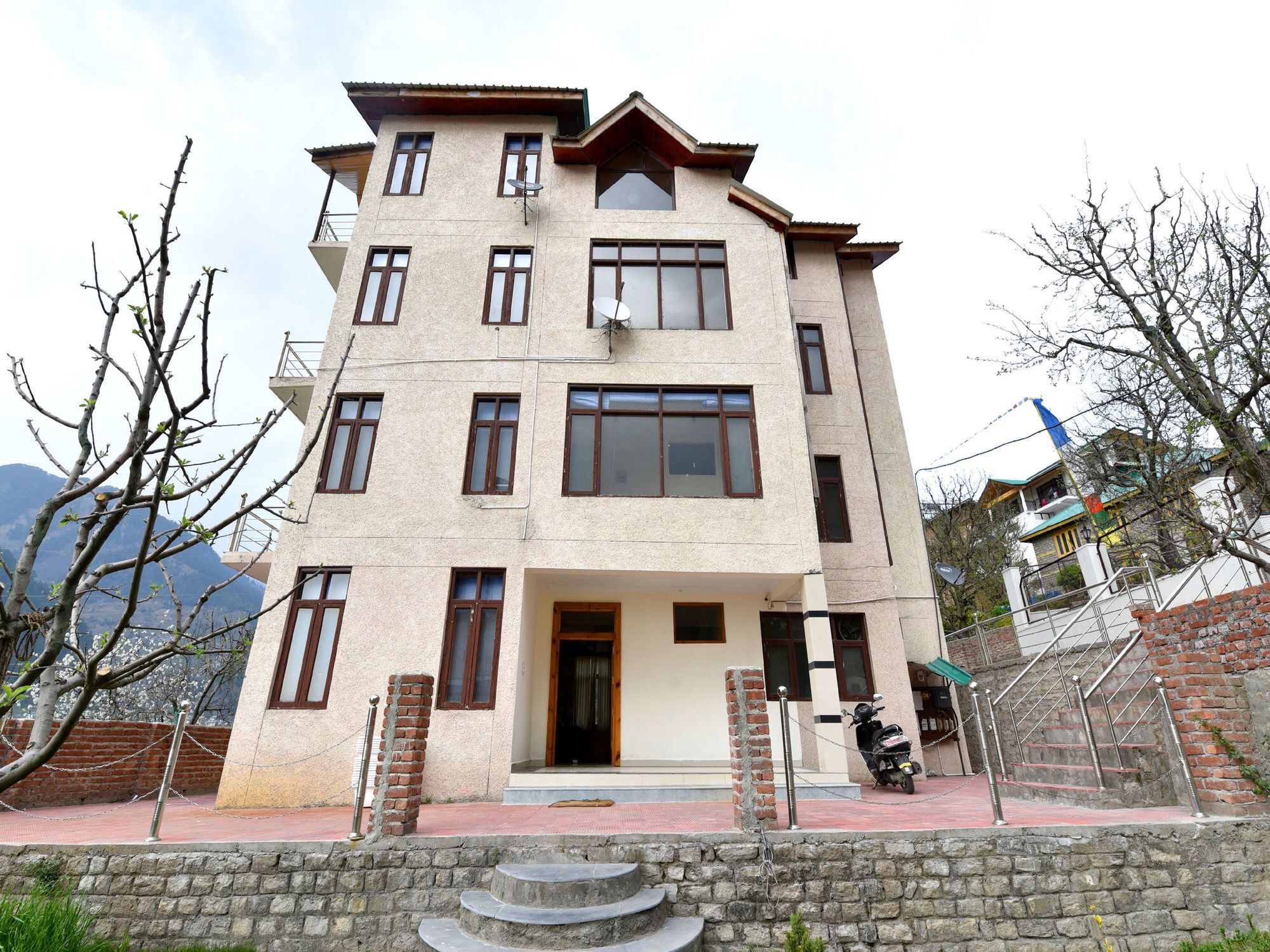 Oyo 13267 Hillside Valley 3* Manali (Himachal Pradesh)