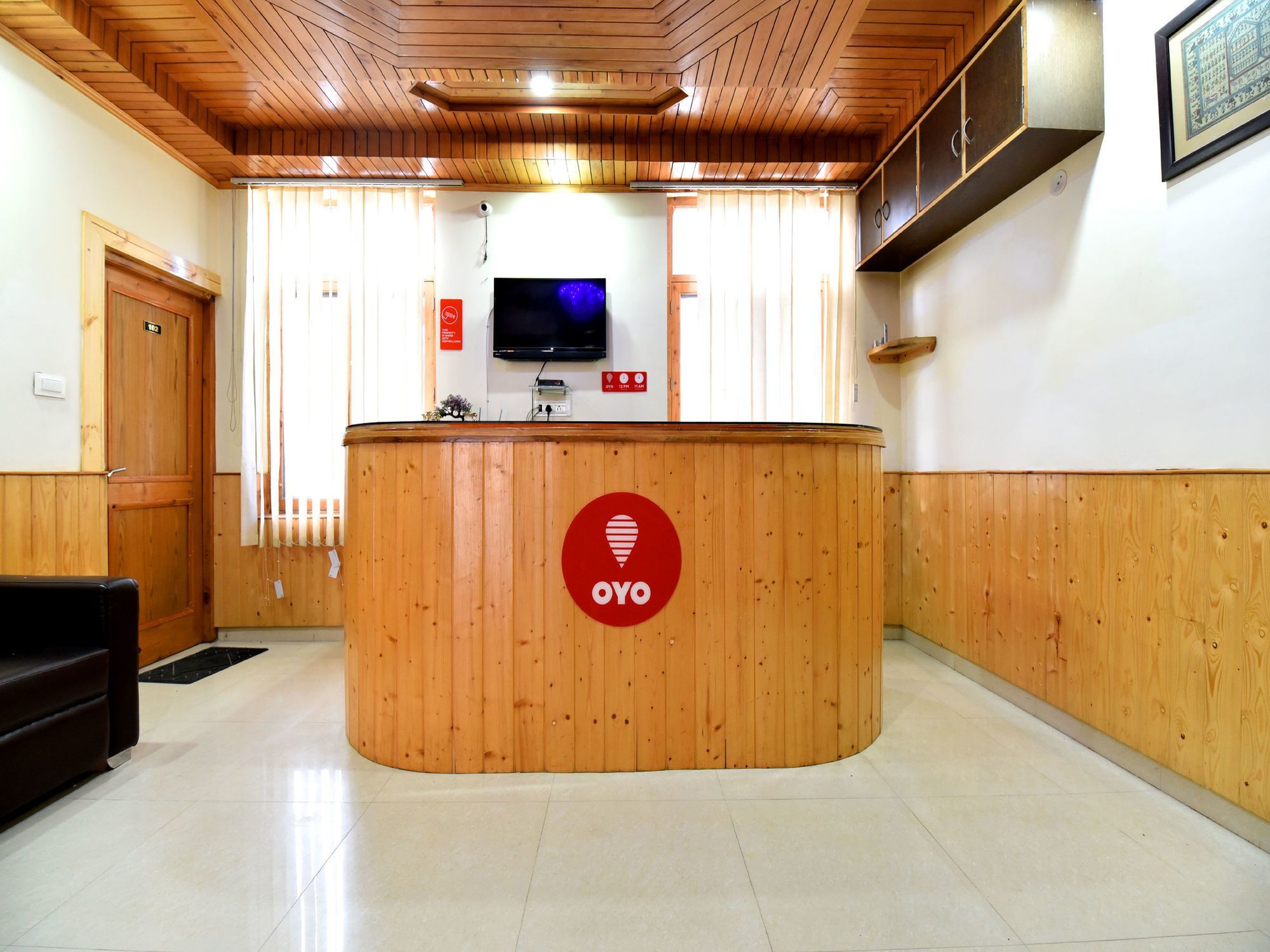 Oyo 13267 Hillside Valley Hotel Manali (Himachal Pradesh)