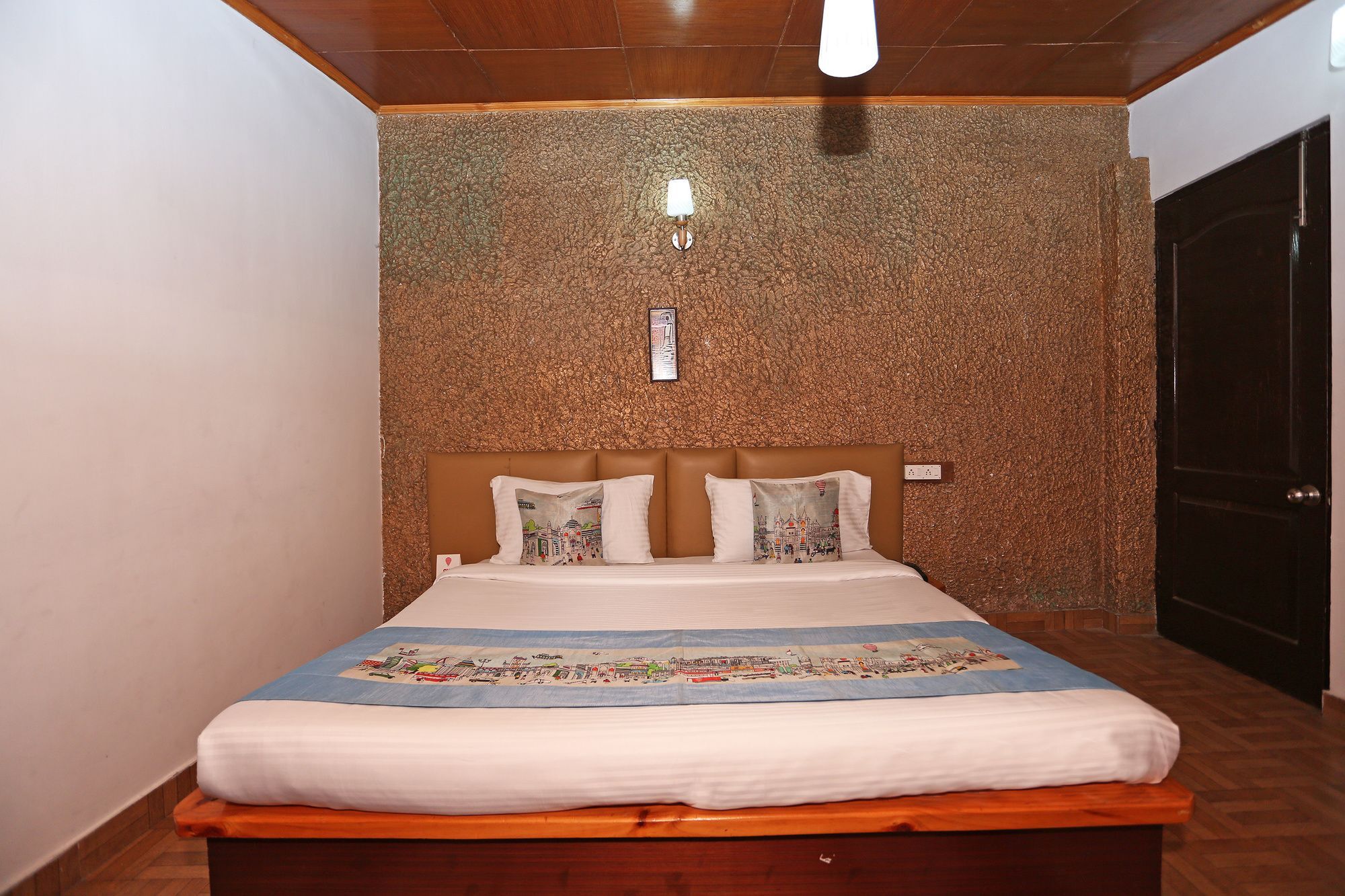 Hotel Oyo 9392 Riverine Manali (Himachal Pradesh)