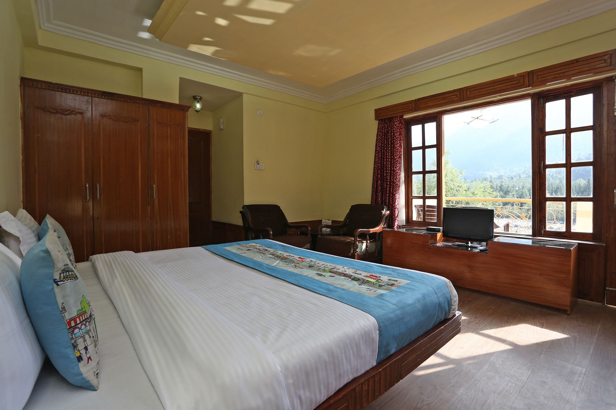 Oyo 9392 Riverine Hotel 2*