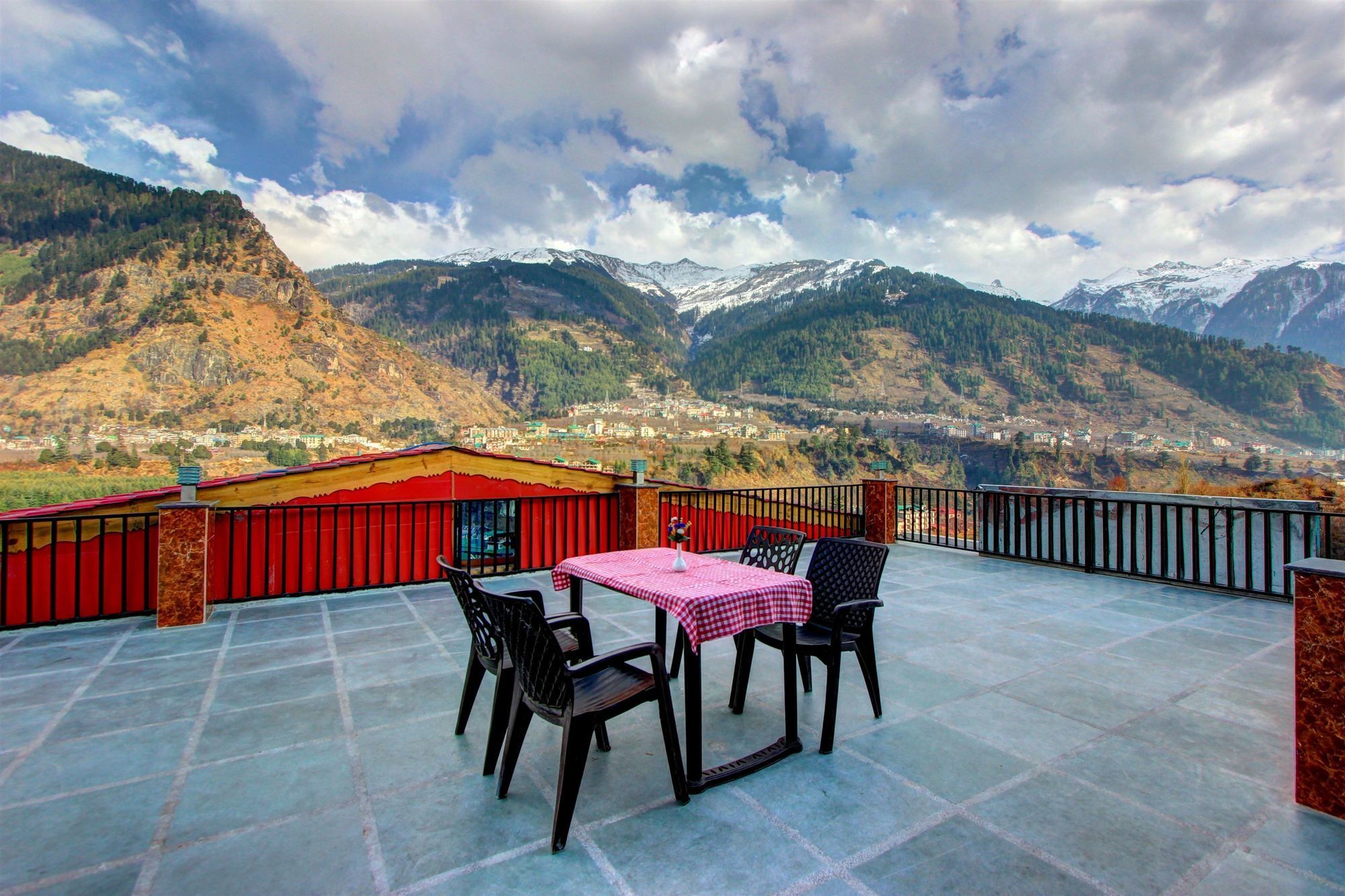 Sunrise Hotel Manali (Himachal Pradesh)
