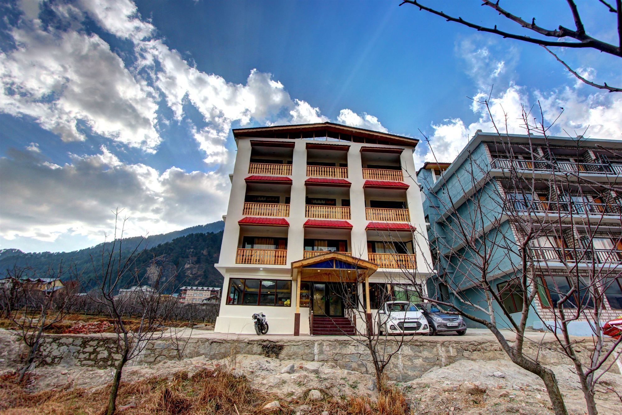 Sunrise Manali (Himachal Pradesh)