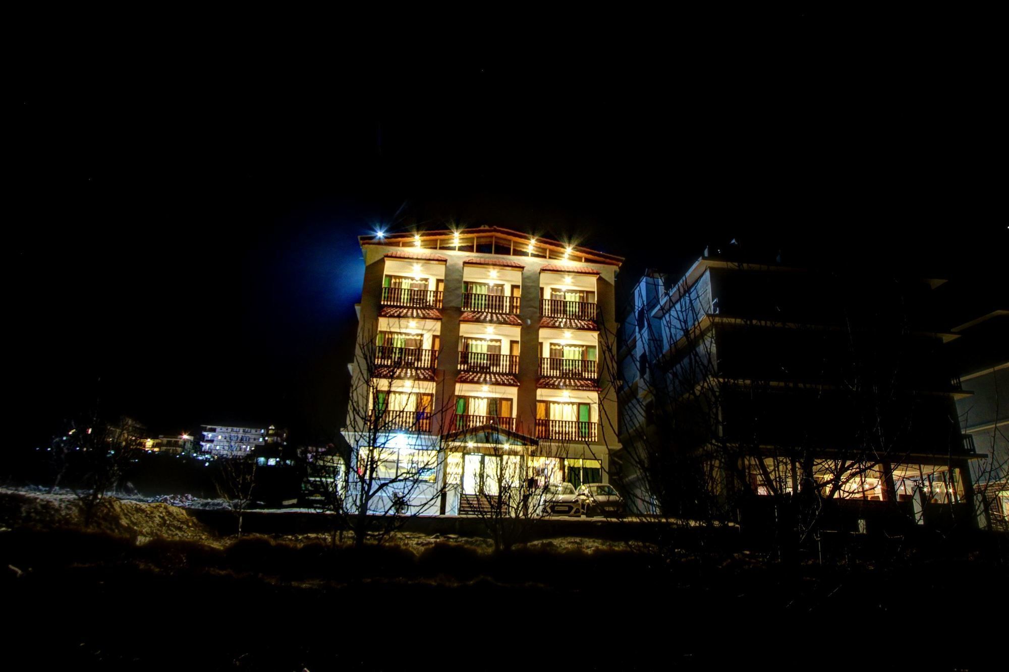 Hotel Sunrise Manali (Himachal Pradesh)