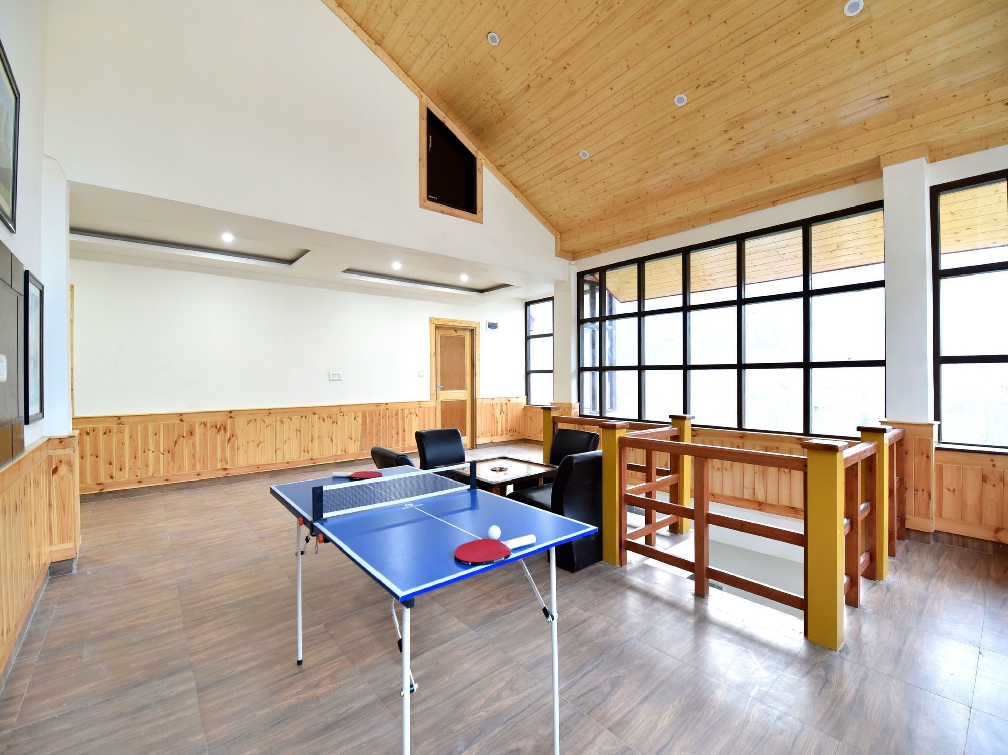 Hotel Oyo 13267 Hillside Valley