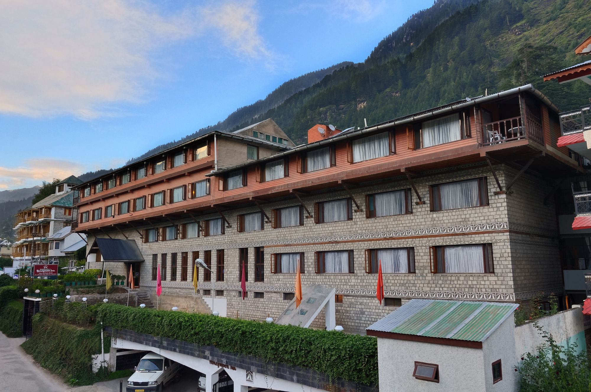 Honeymoon Hotel 3*