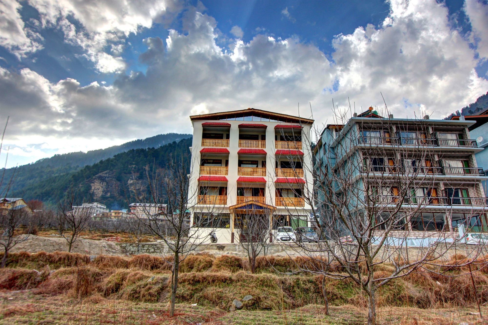 Sunrise Hotel Manali (Himachal Pradesh)