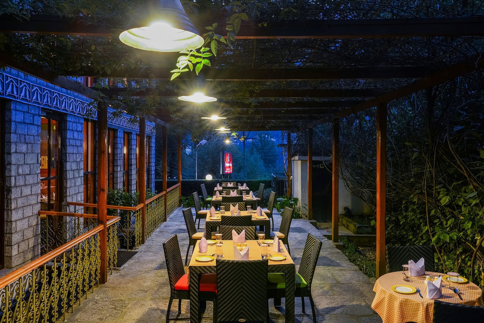 Honeymoon Hotel Manali (Himachal Pradesh)