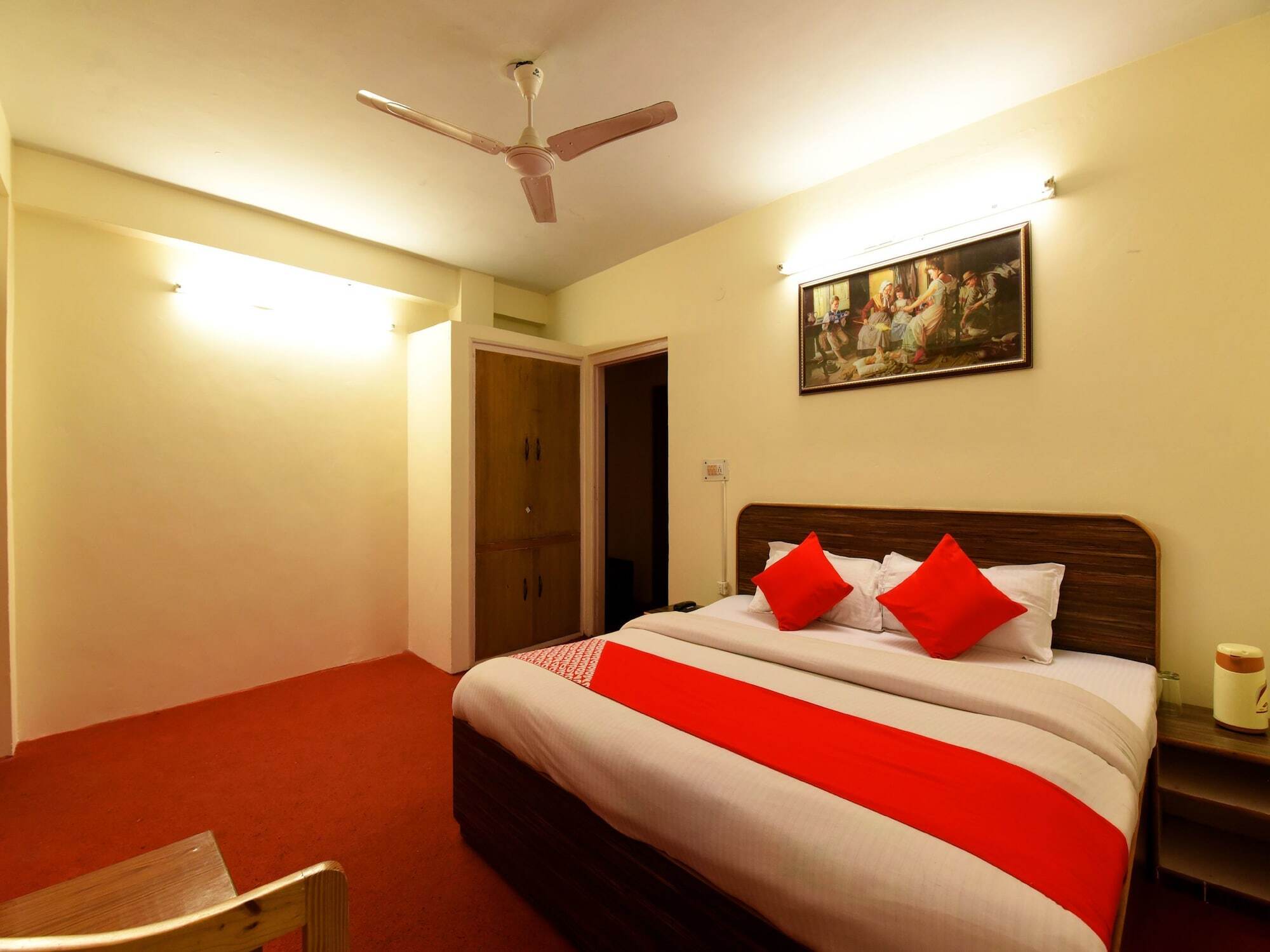 Oyo 13586 Monarch Hotel Manali (Himachal Pradesh)