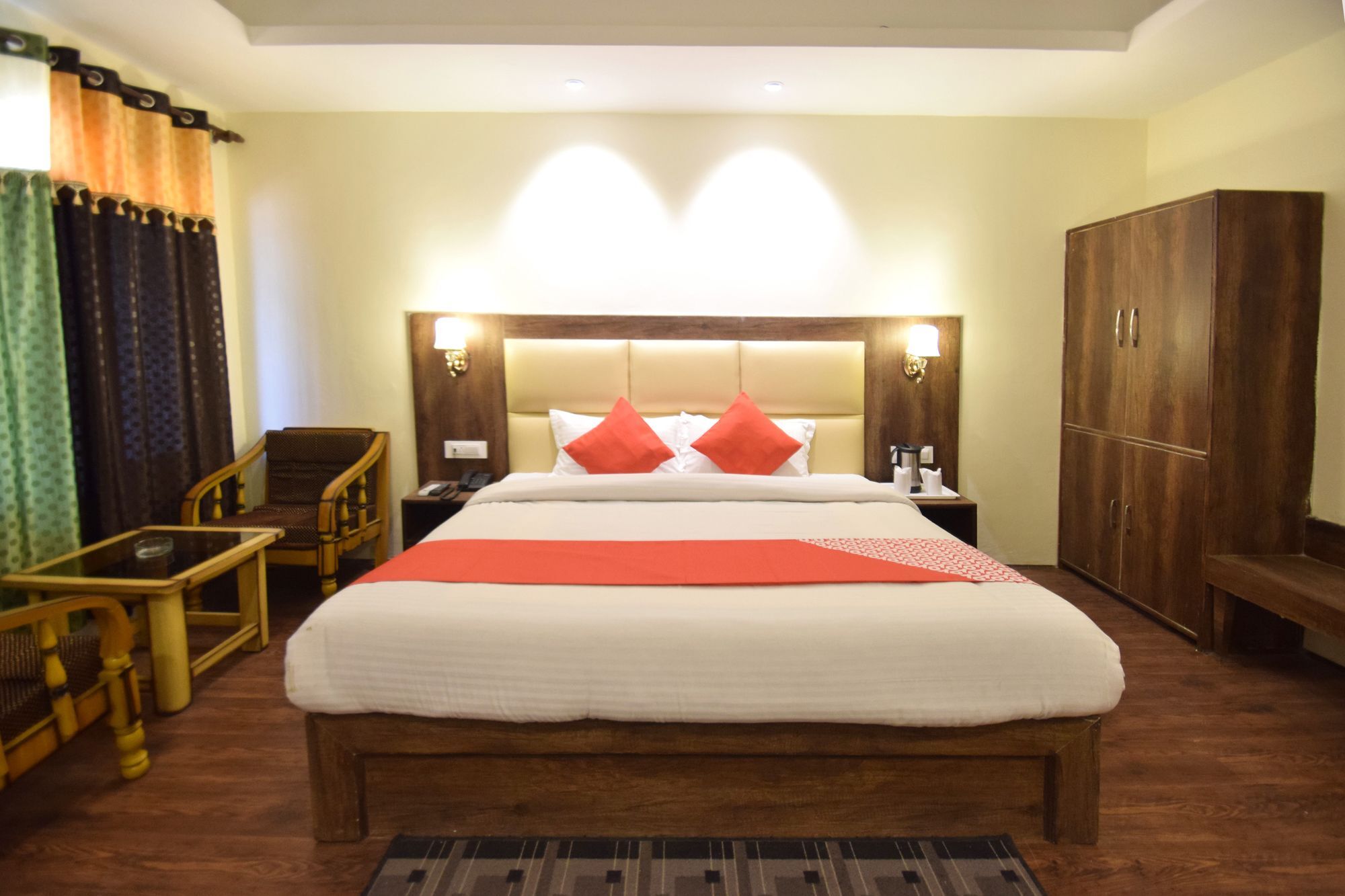 Hotel Oyo 11643 Sunrise
