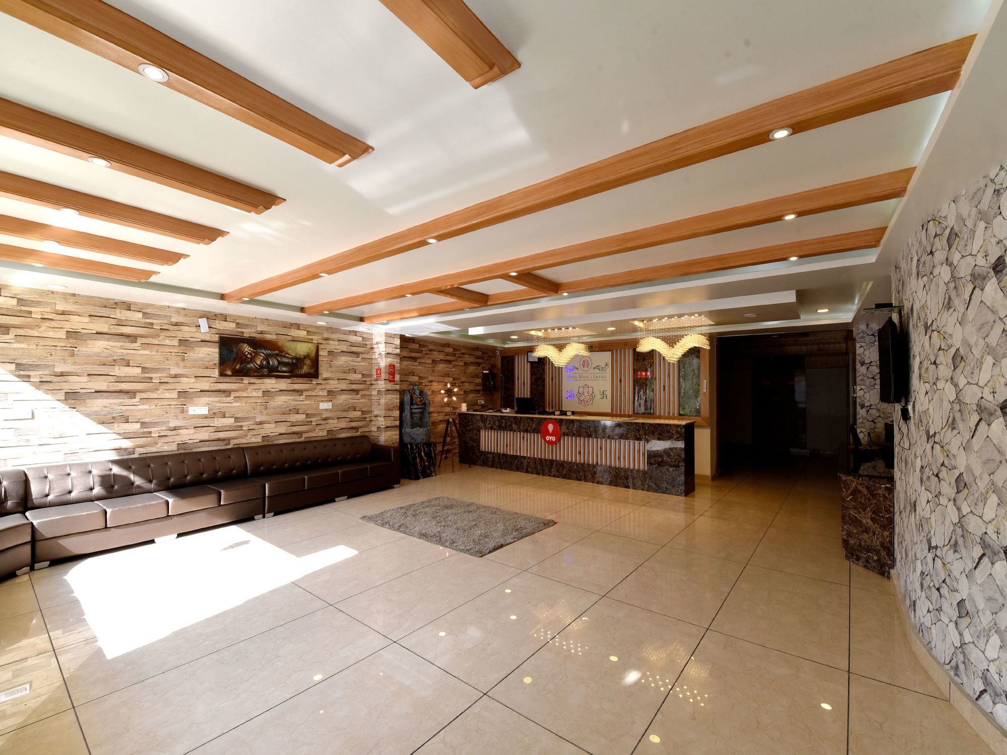 Oyo 13091 Grand Hotel