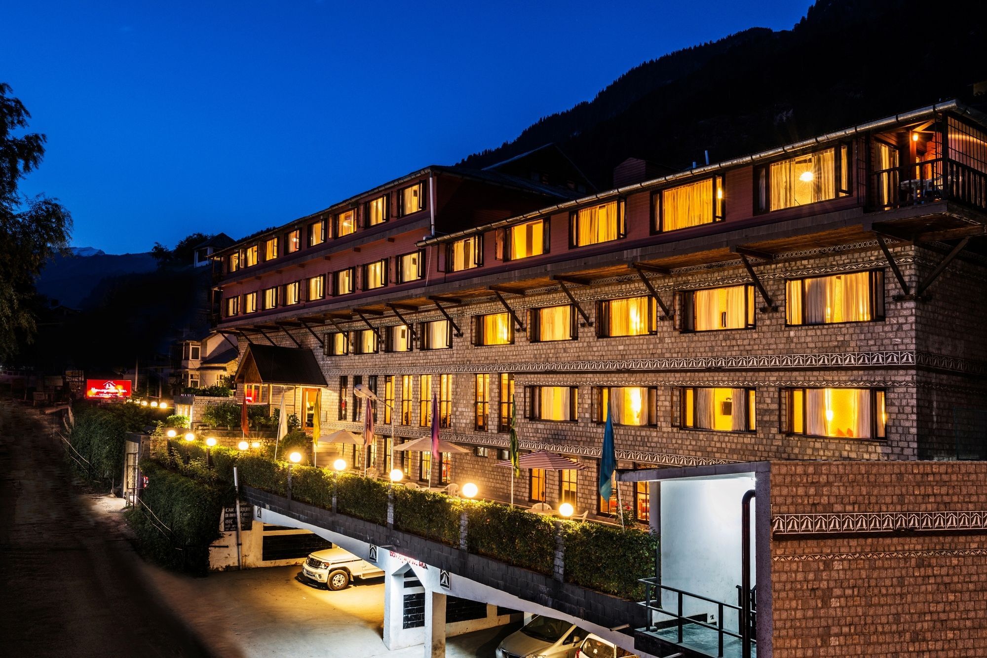 Hotel Honeymoon Manali (Himachal Pradesh)