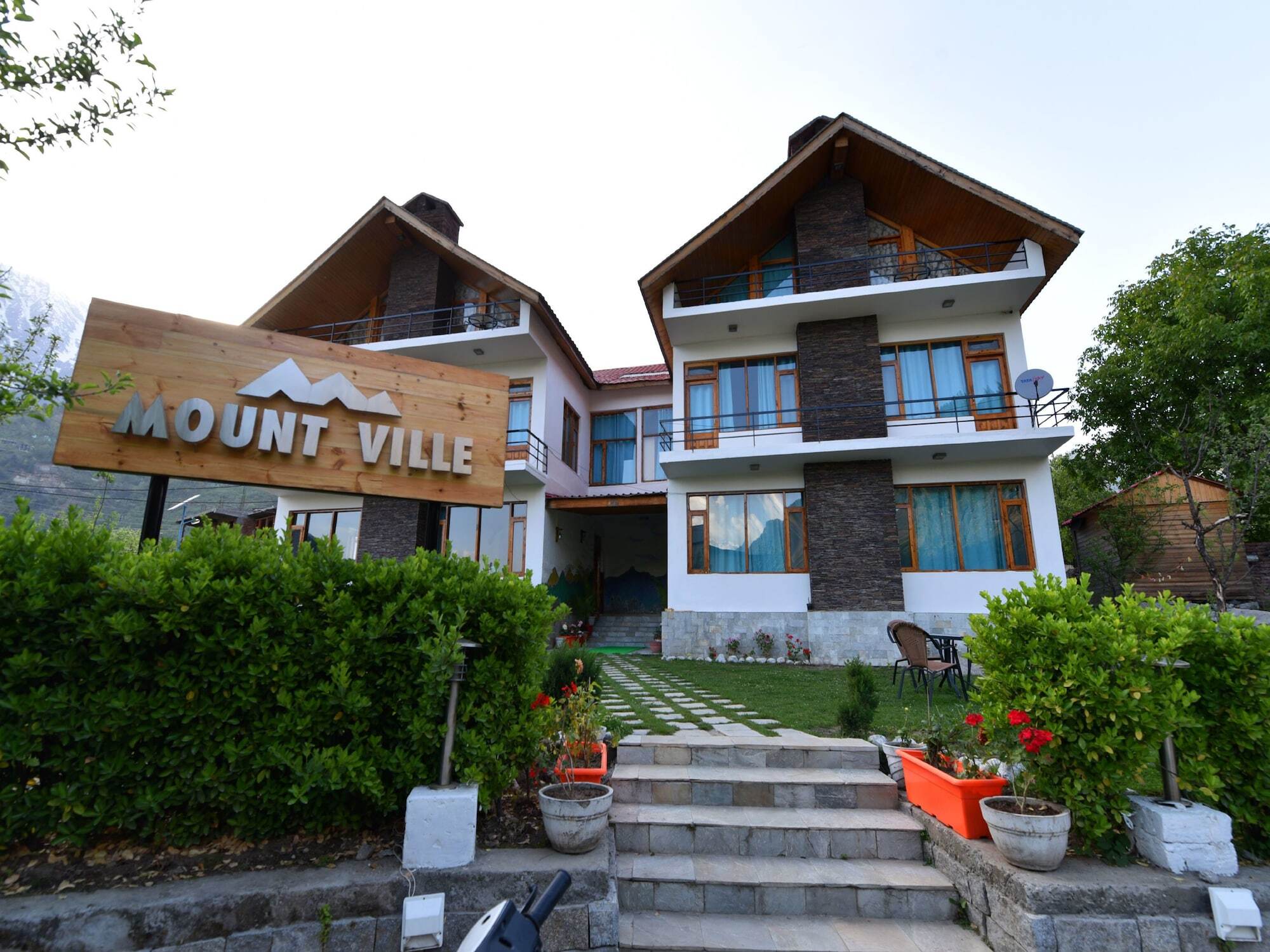 Hotel Oyo 14284 Mount Manali (Himachal Pradesh)