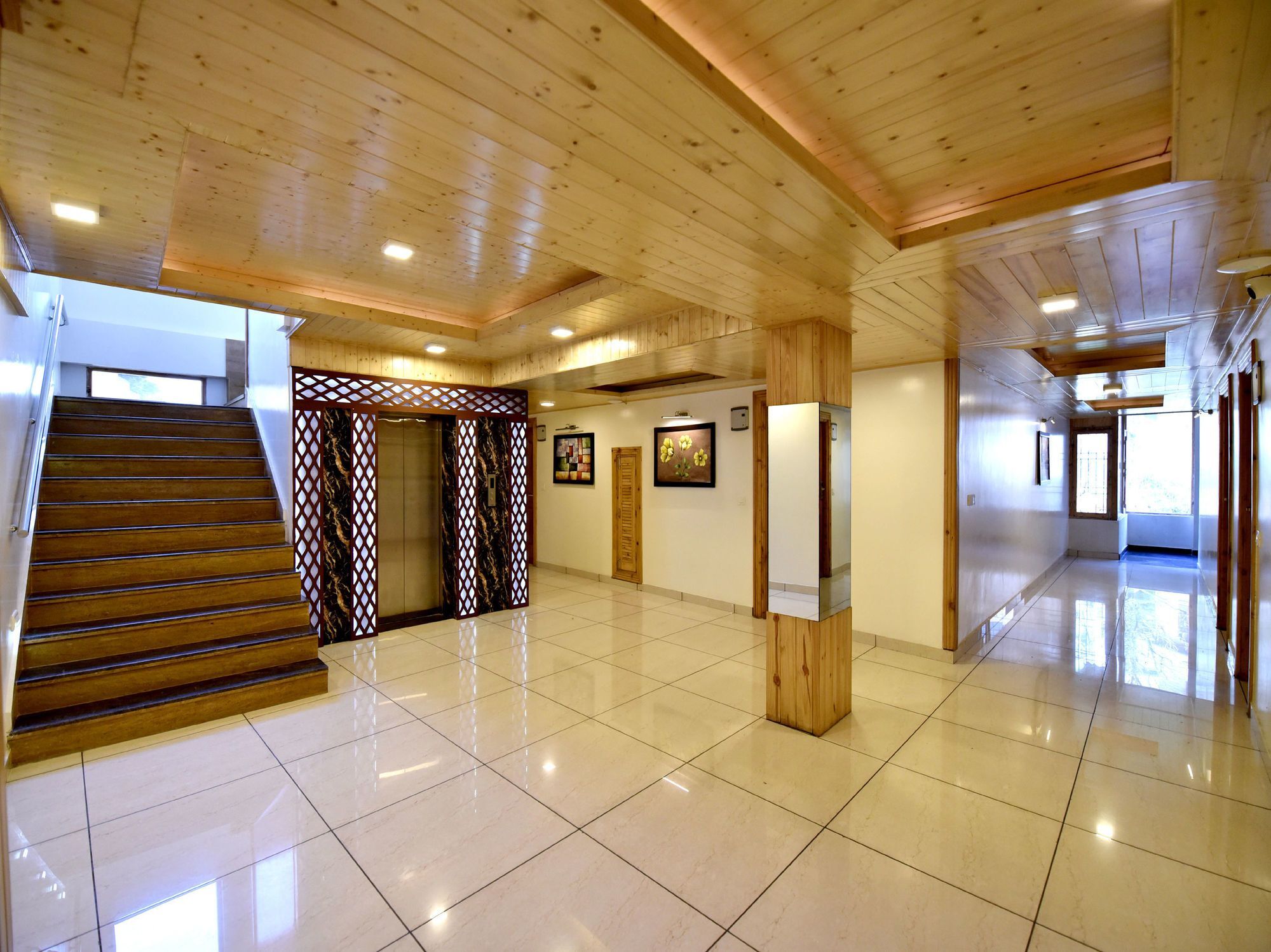 Hotel Oyo 13091 Grand Manali (Himachal Pradesh)
