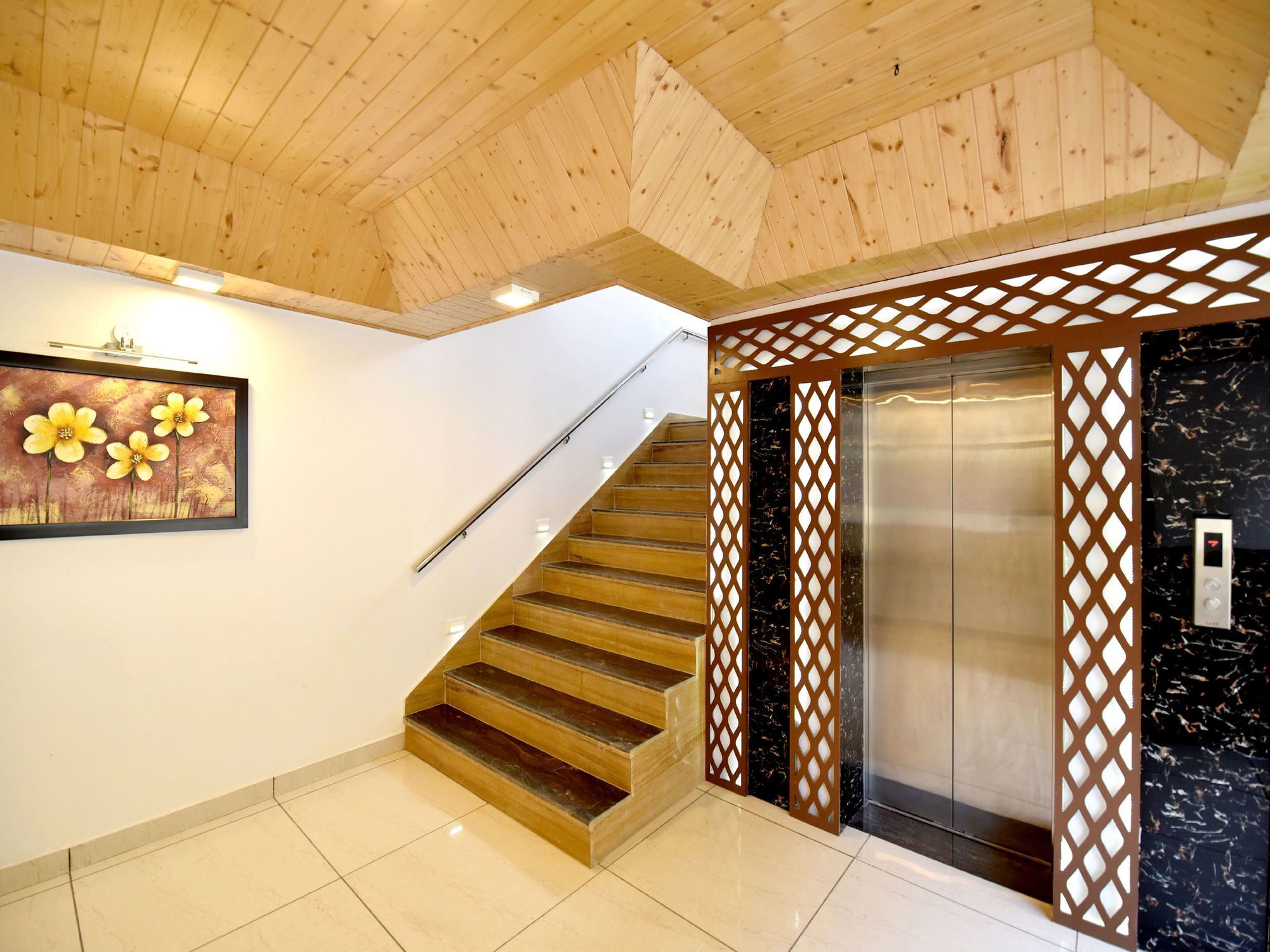 Hotel Oyo 13091 Grand Manali (Himachal Pradesh)