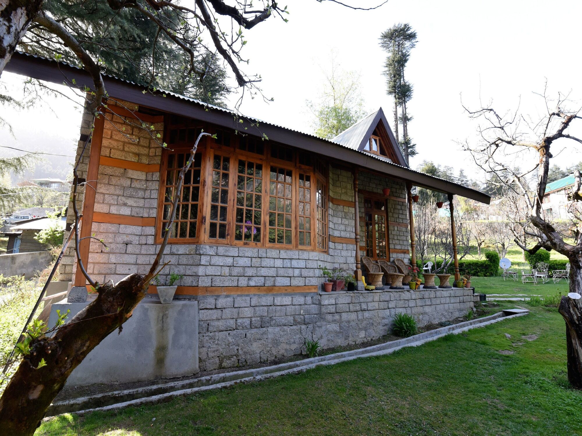 Oyo 13352 Modern 3bhk Hadimba Temple Hotel 3*