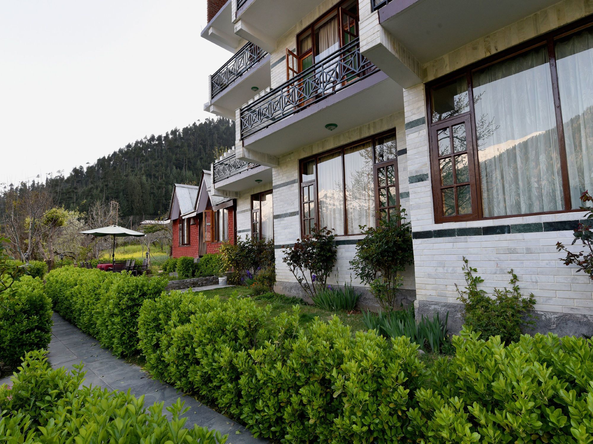 Oyo 12735 The Manali (Himachal Pradesh)