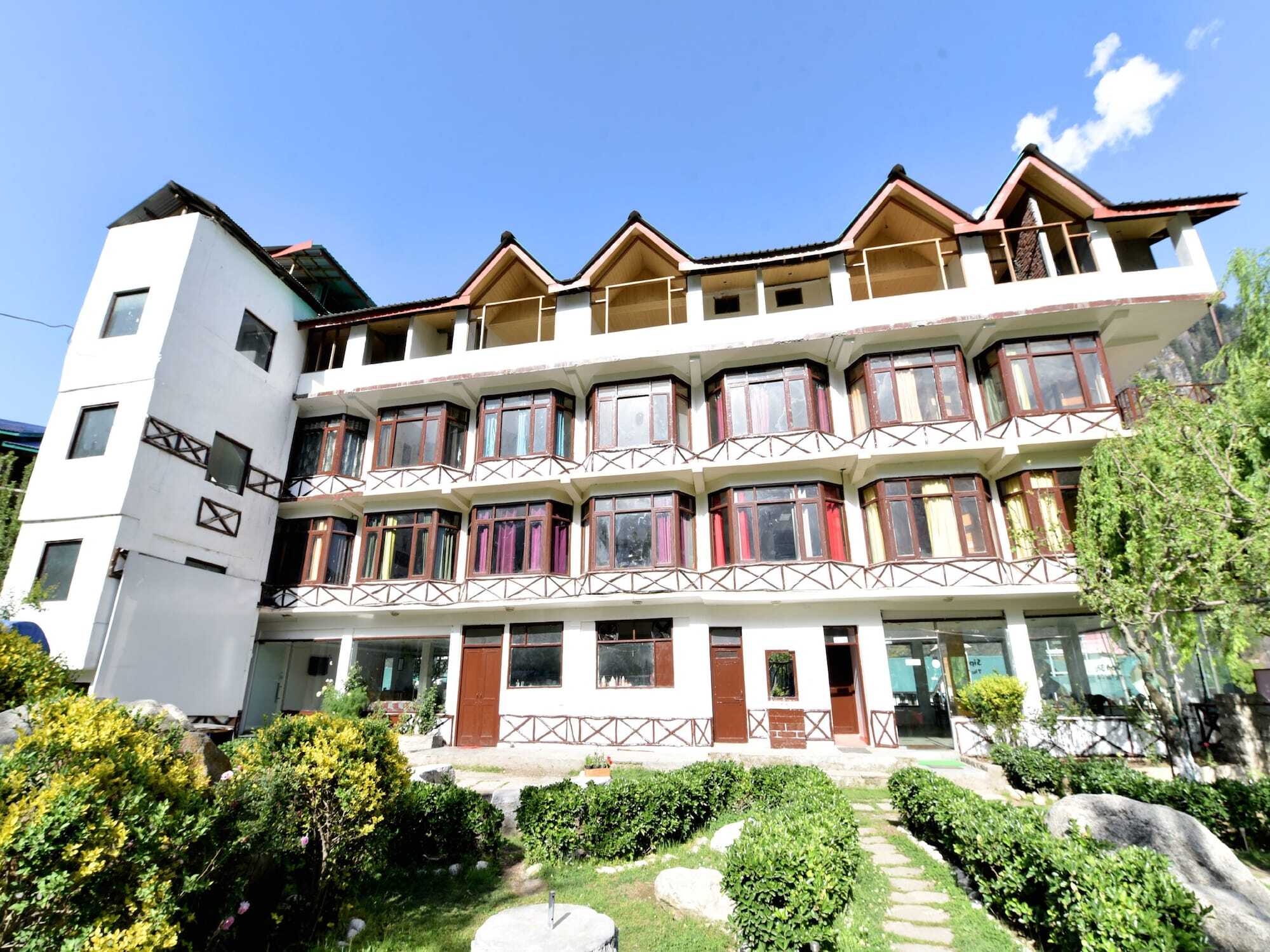 Hotel Oyo 13841 Whispering Woods Manali (Himachal Pradesh)