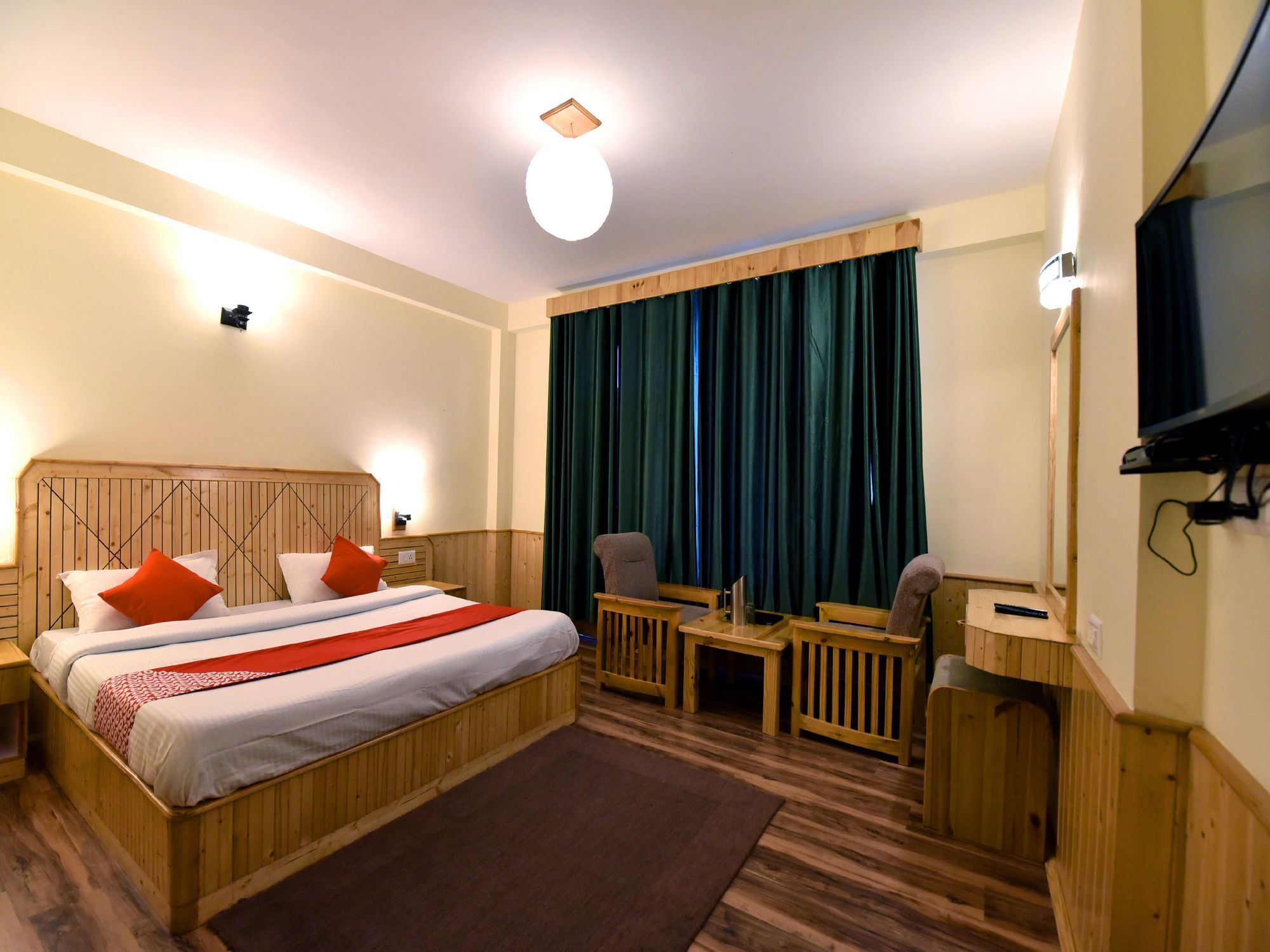 Oyo 12735 The Manali (Himachal Pradesh)