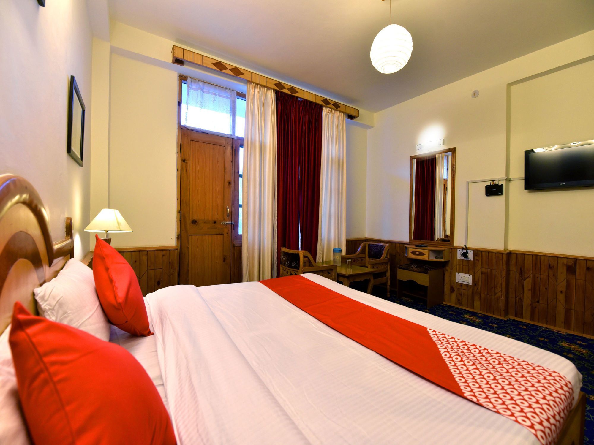 Hotel Oyo 12735 The Manali (Himachal Pradesh)